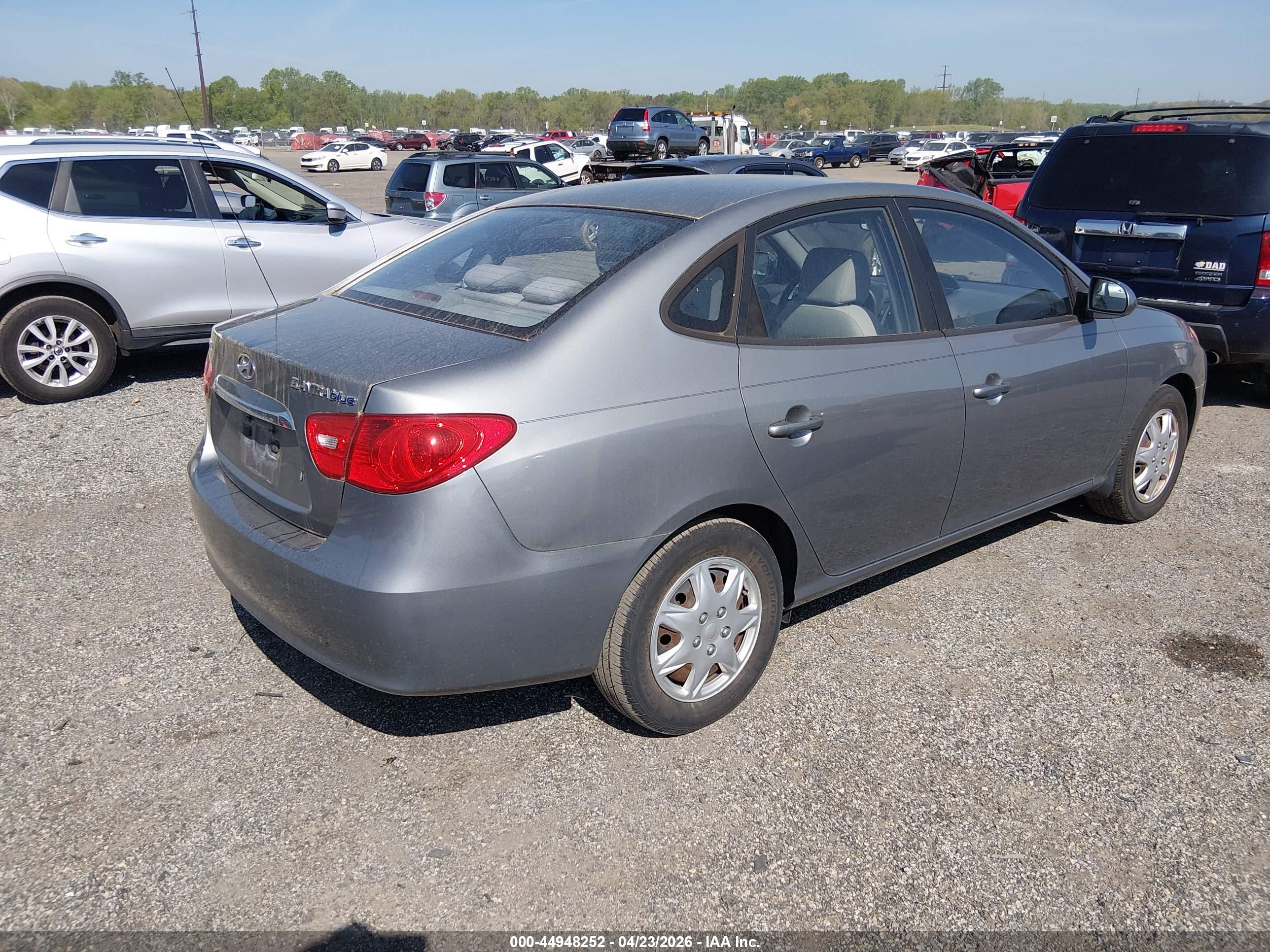 HYUNDAI ELANTRA image 4