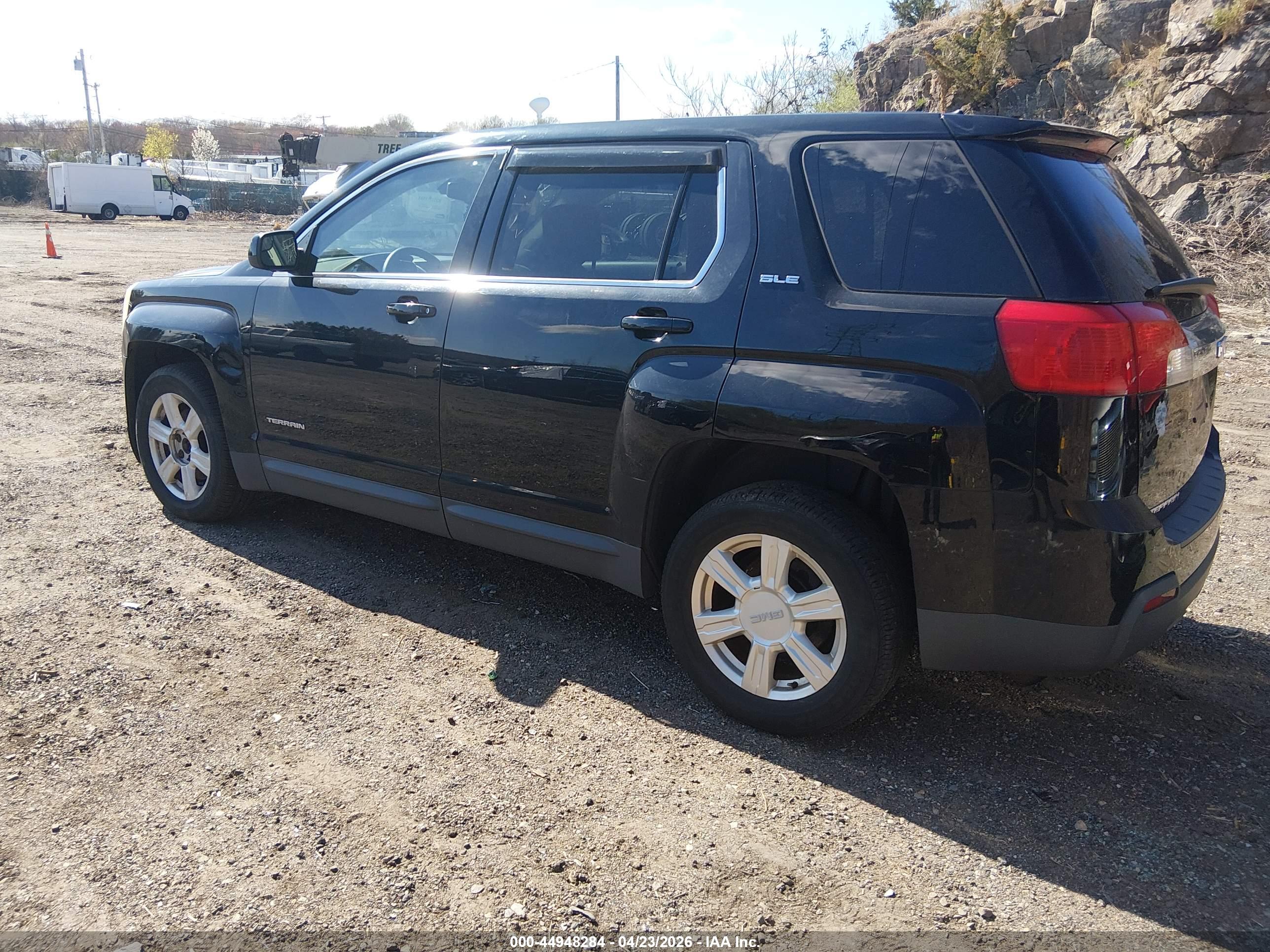 GMC TERRAIN image 3