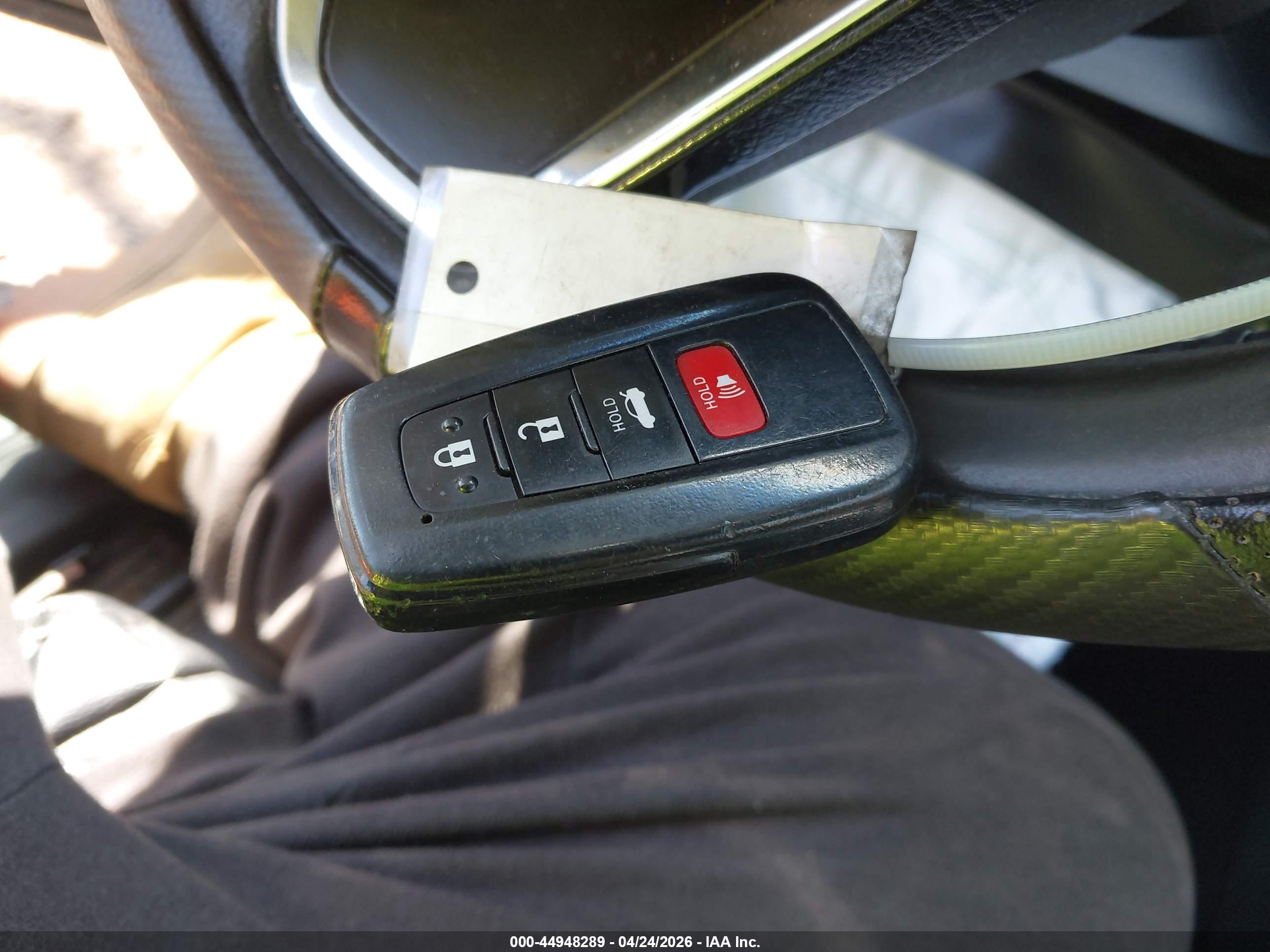 TOYOTA CAMRY image 11