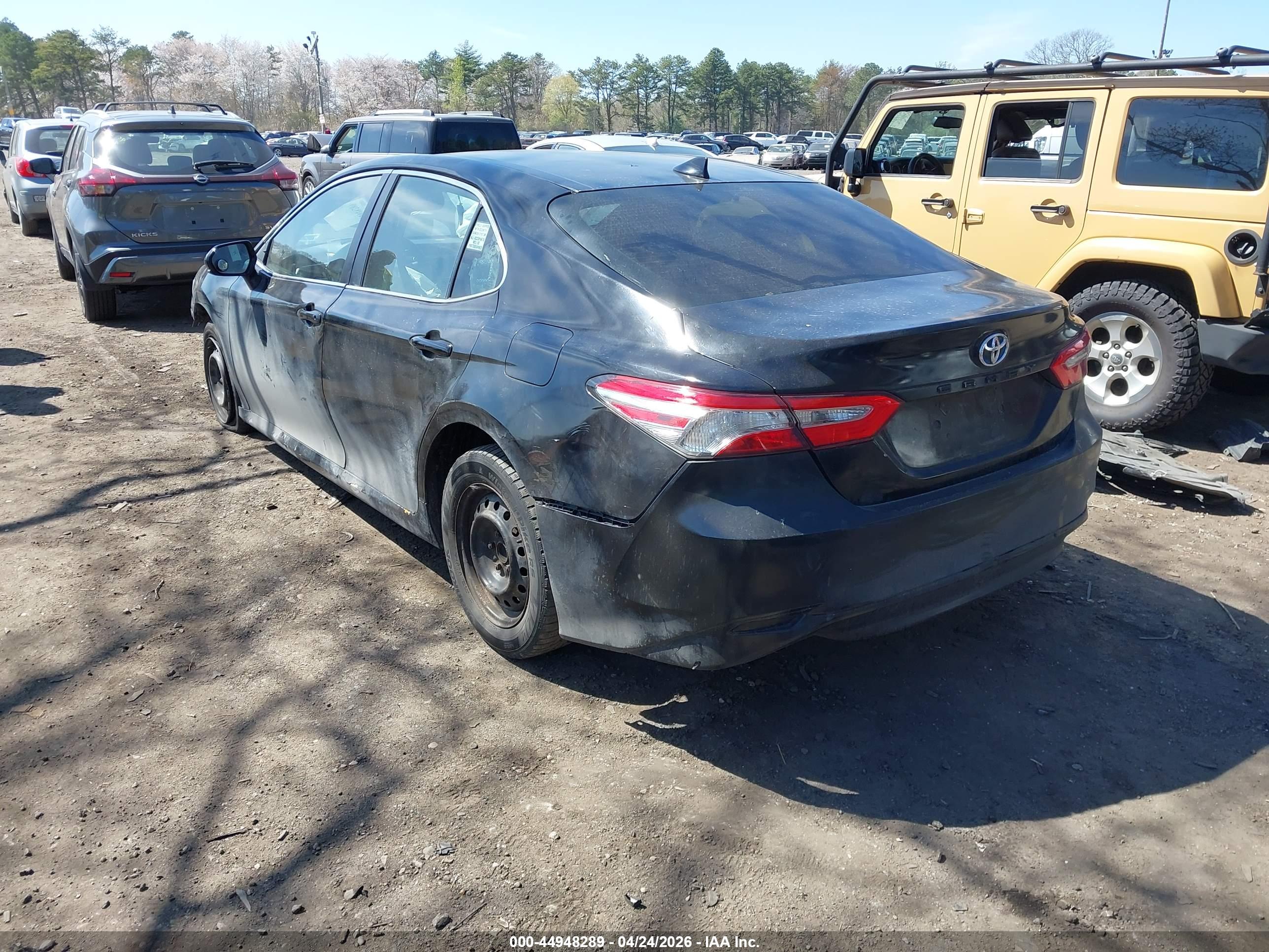 TOYOTA CAMRY image 3