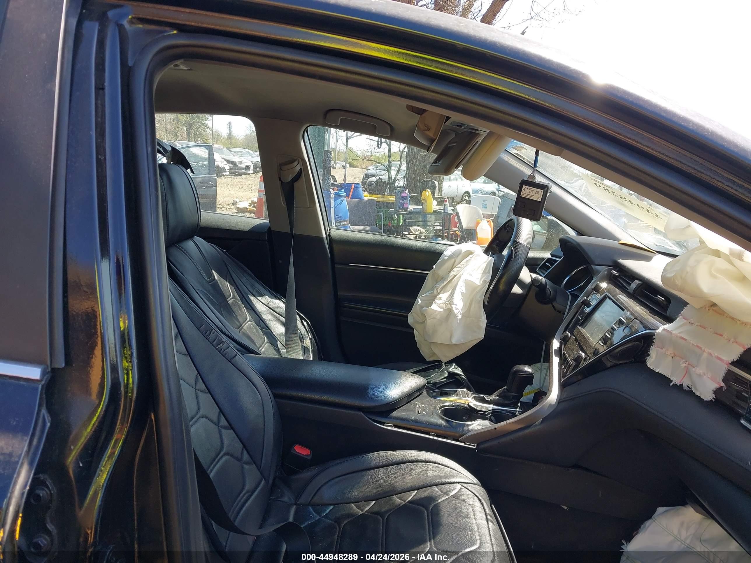 TOYOTA CAMRY image 5