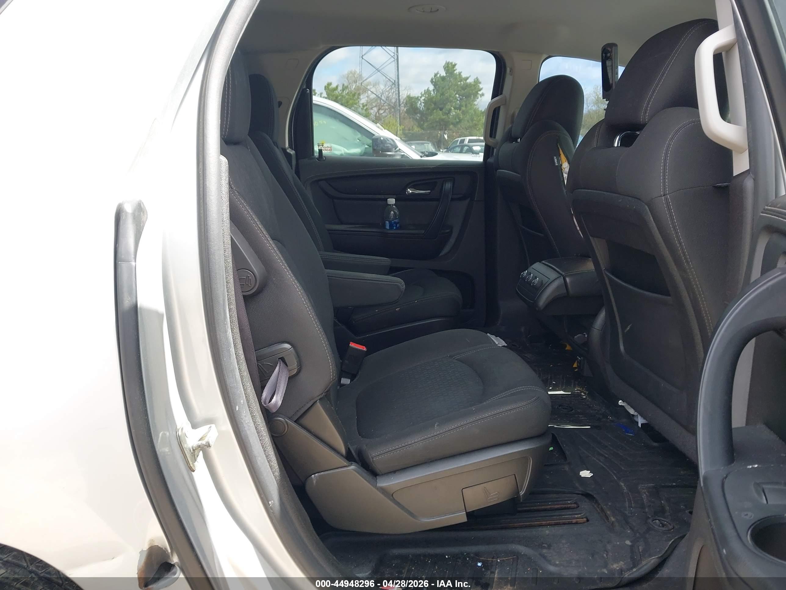 GMC ACADIA image 8