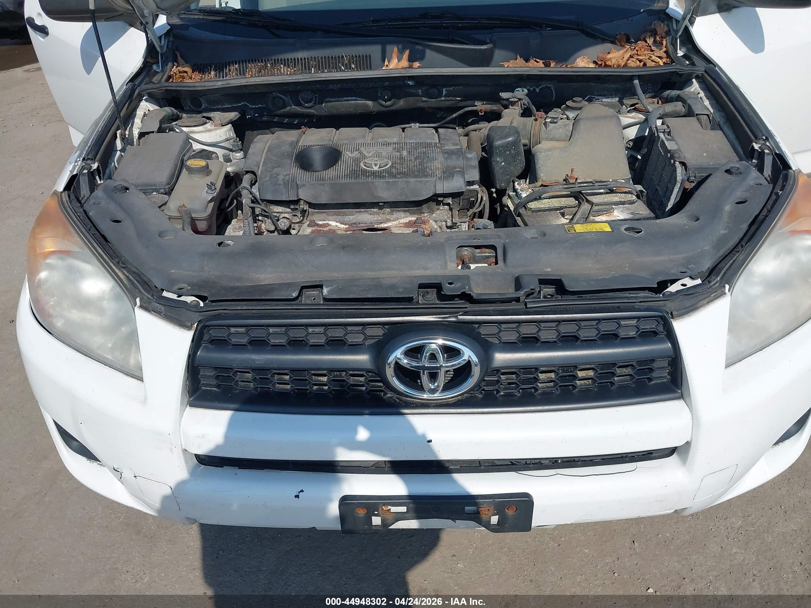 TOYOTA RAV4 image 10