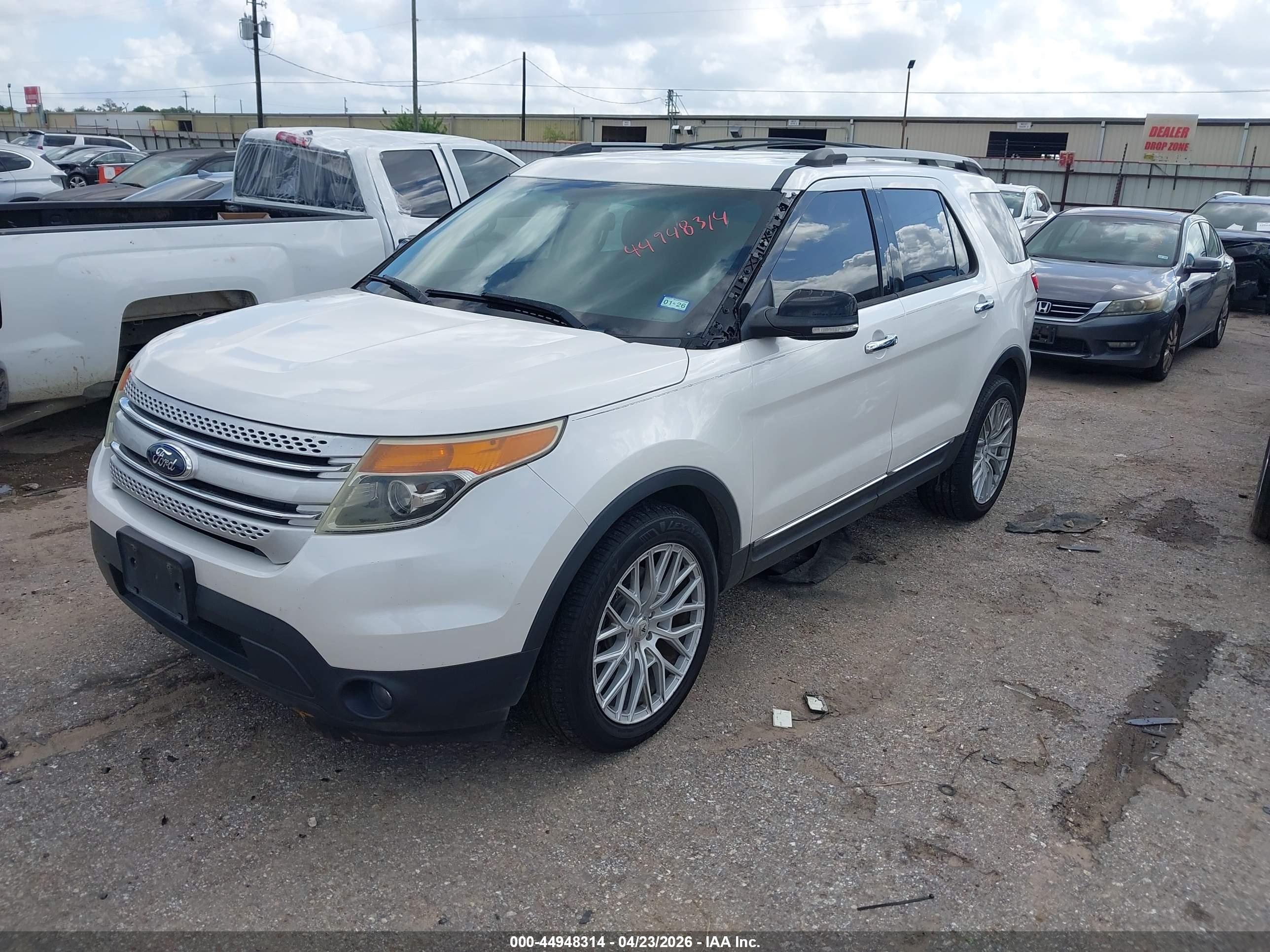 FORD EXPLORER image 2