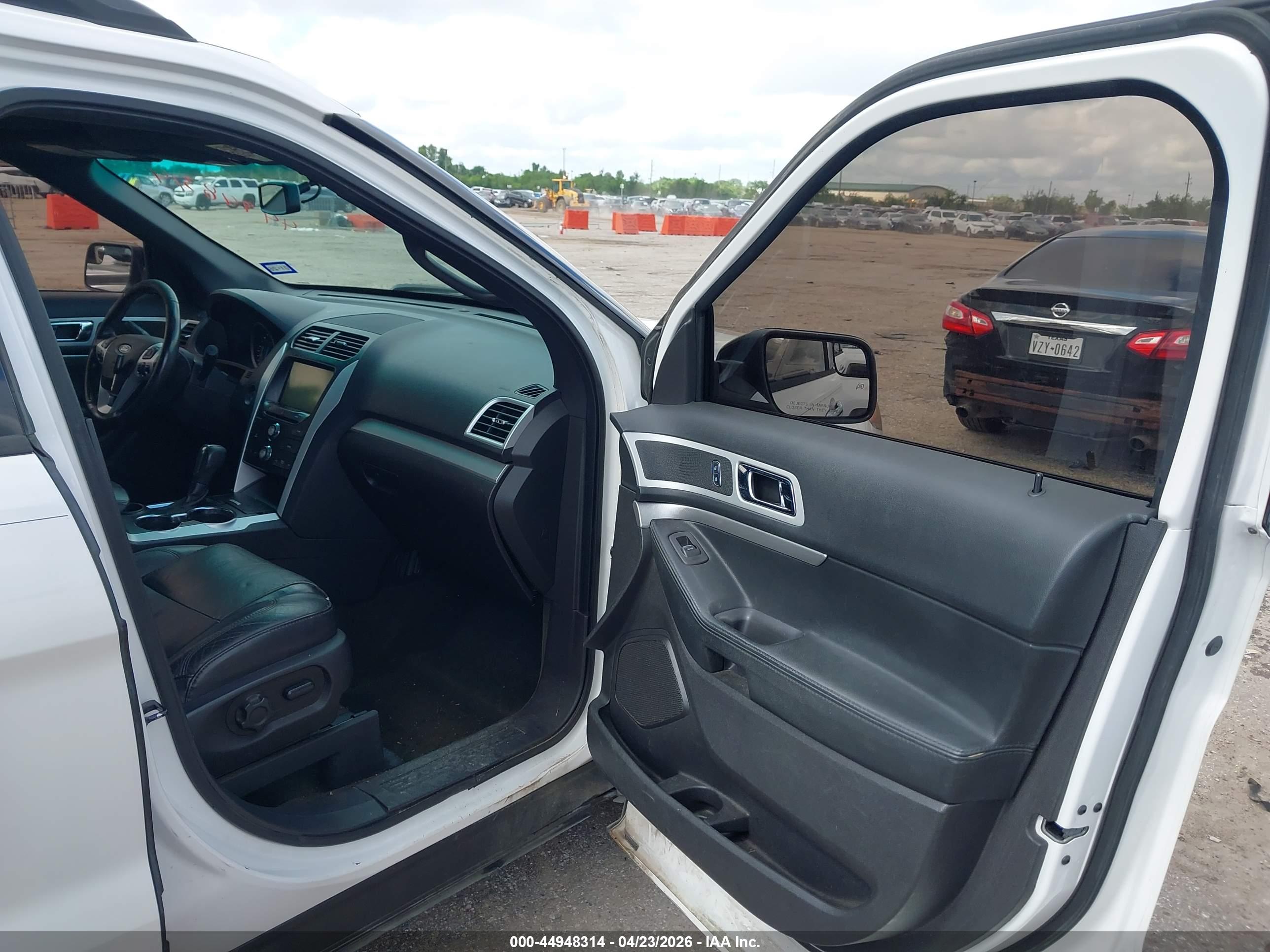 FORD EXPLORER image 5