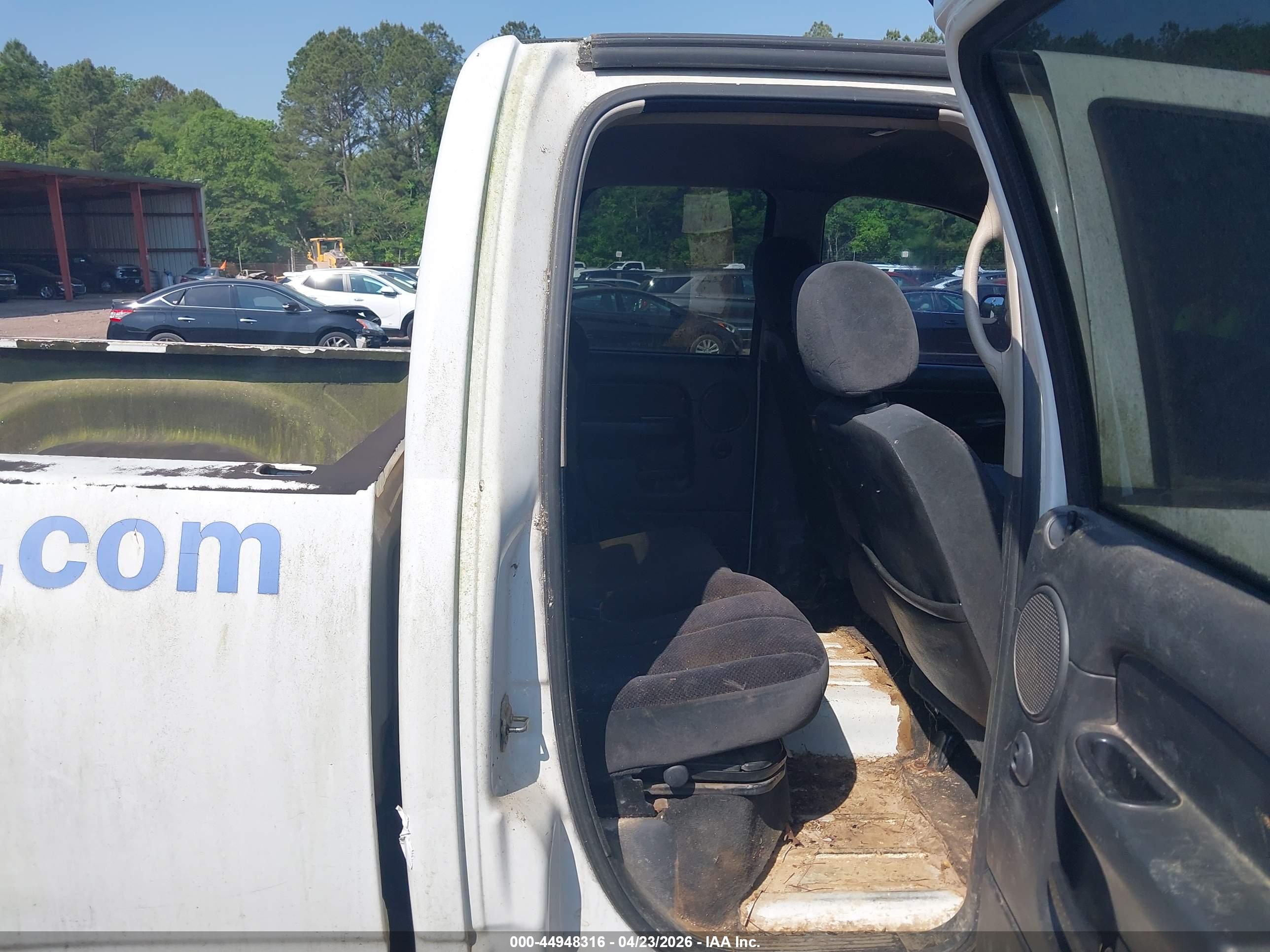 DODGE RAM image 8