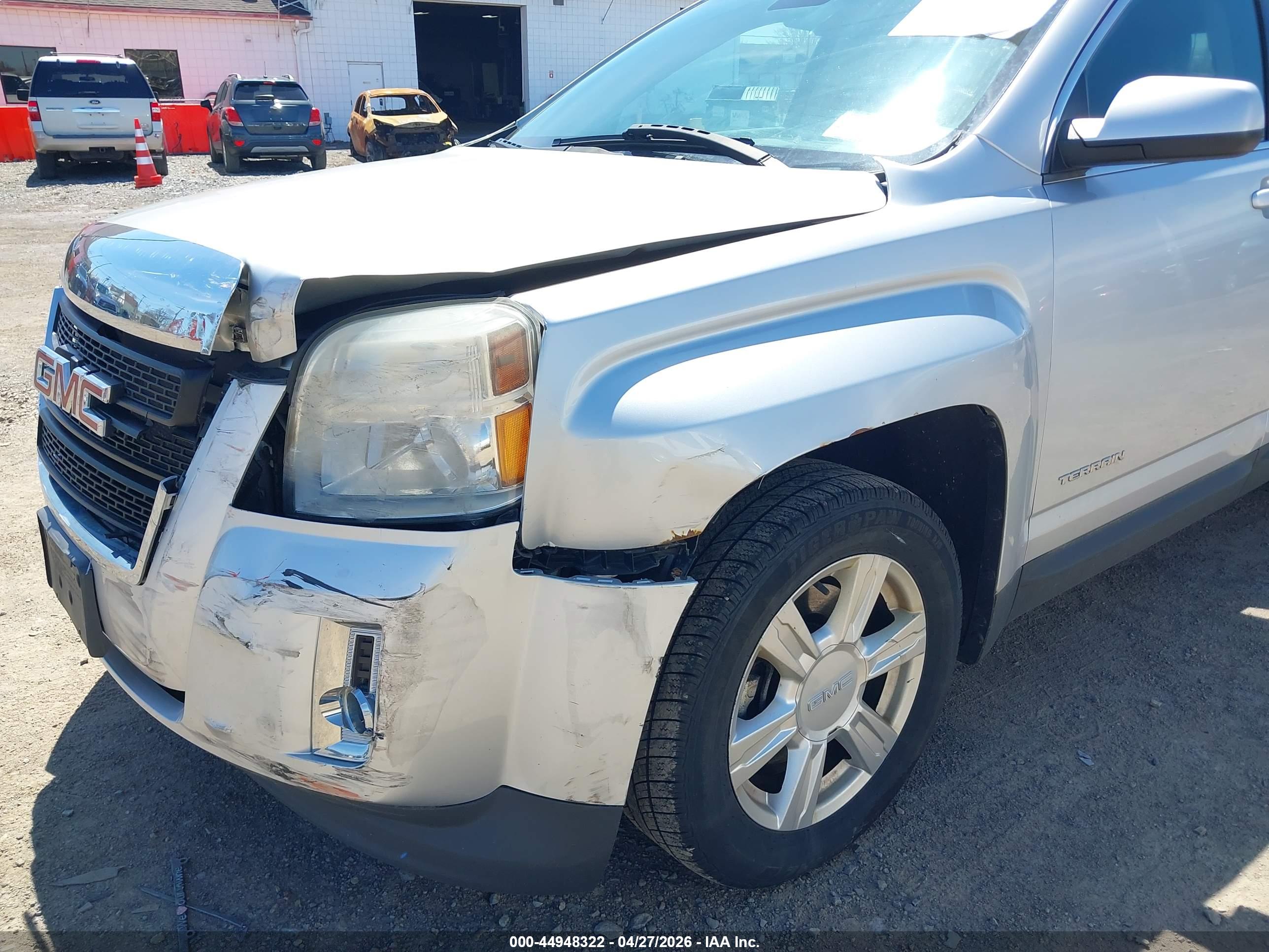 GMC TERRAIN image 6