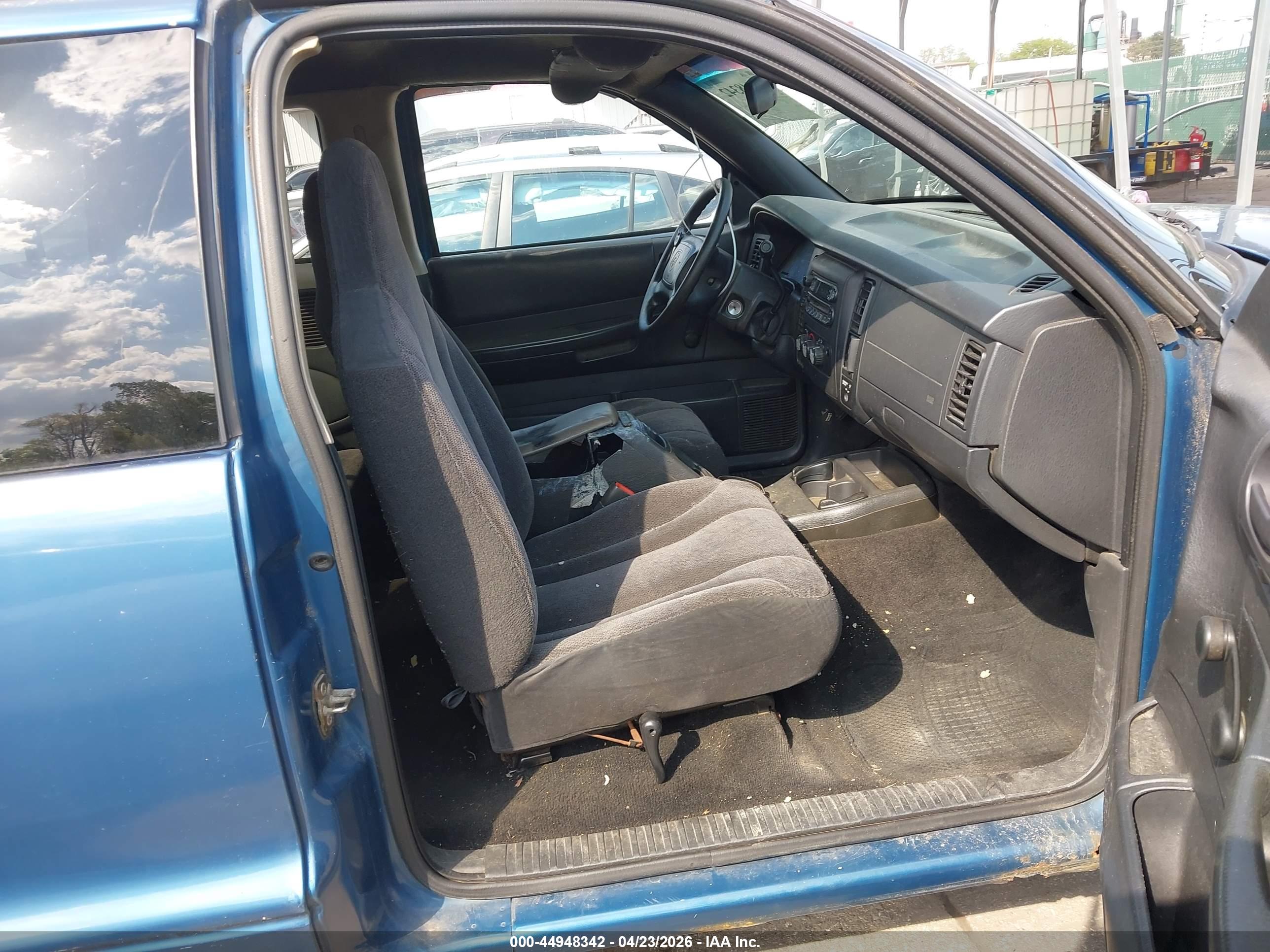 DODGE DAKOTA image 5