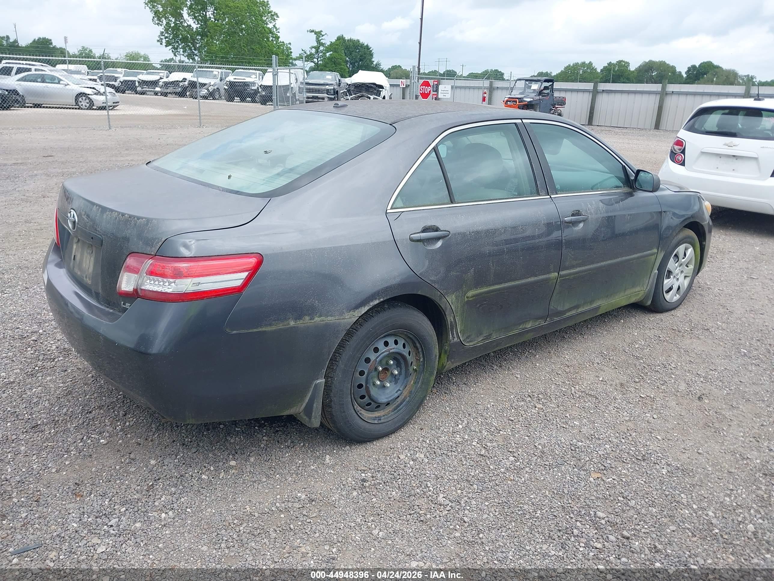 TOYOTA CAMRY image 4