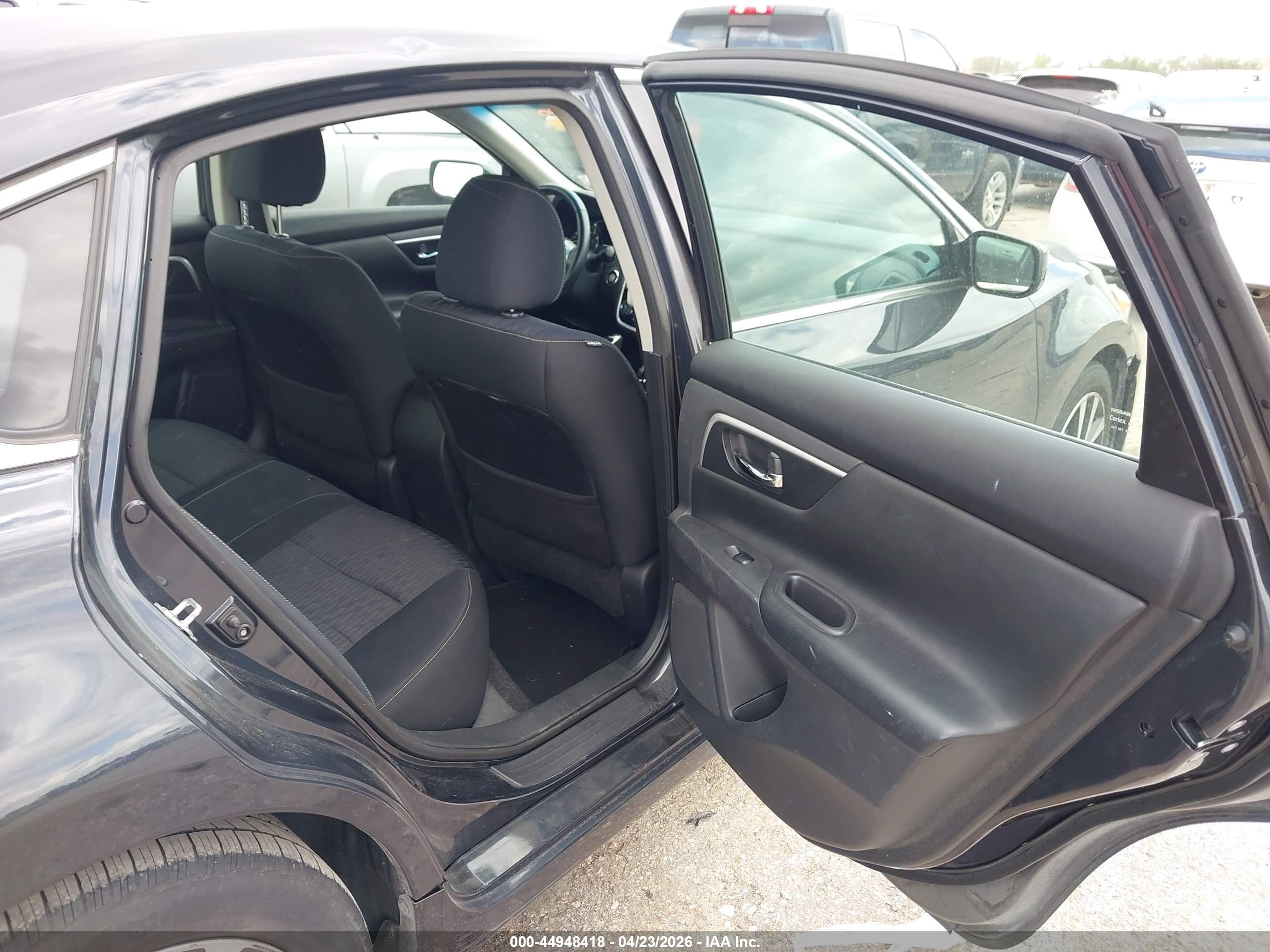 NISSAN ALTIMA image 8