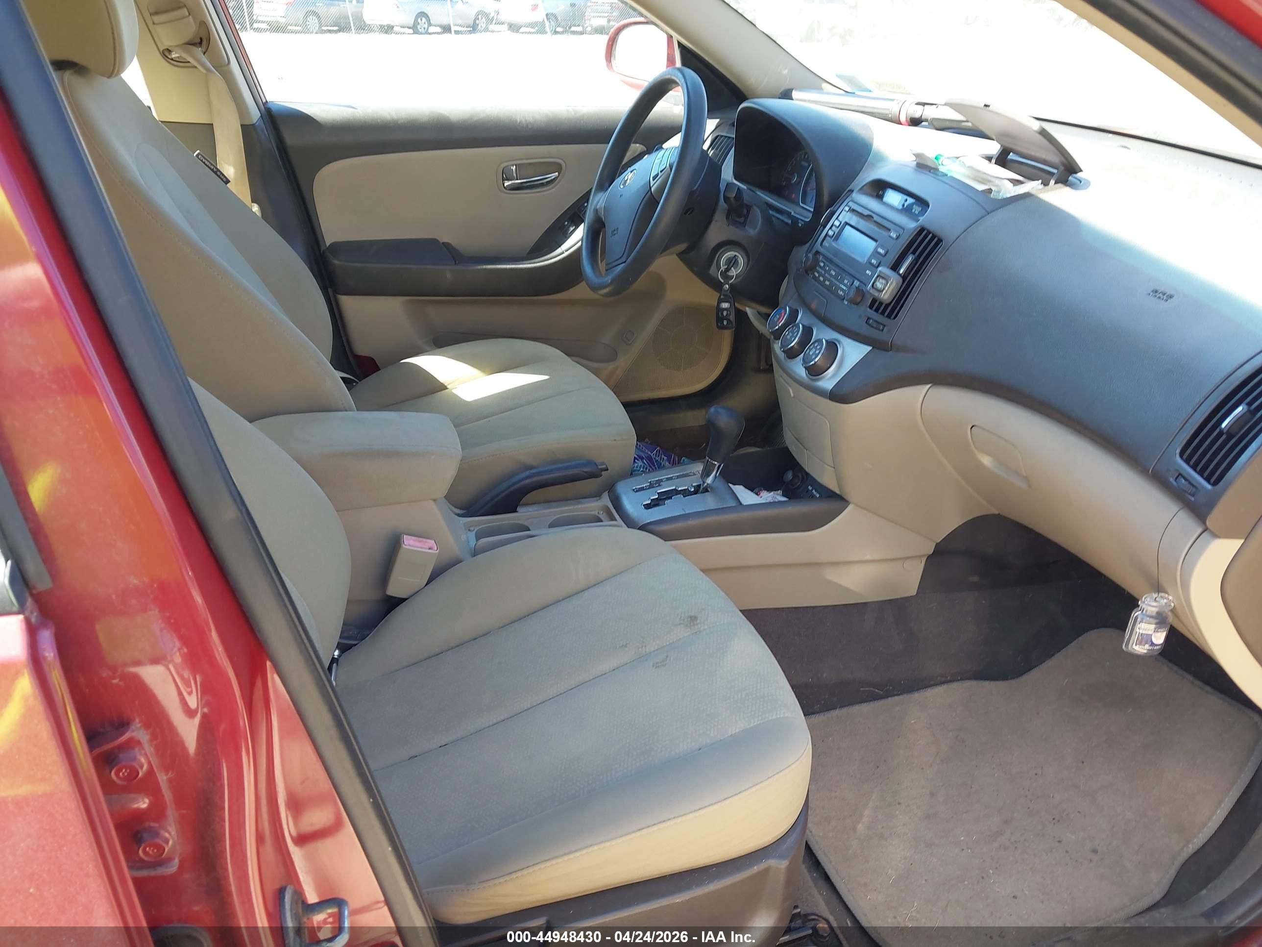HYUNDAI ELANTRA image 5