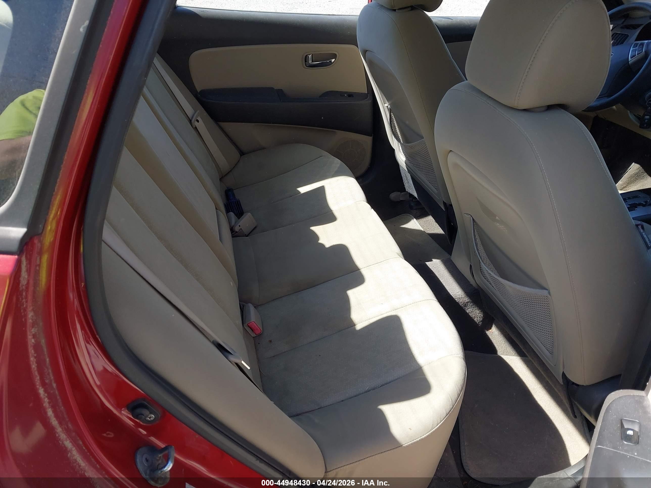 HYUNDAI ELANTRA image 8