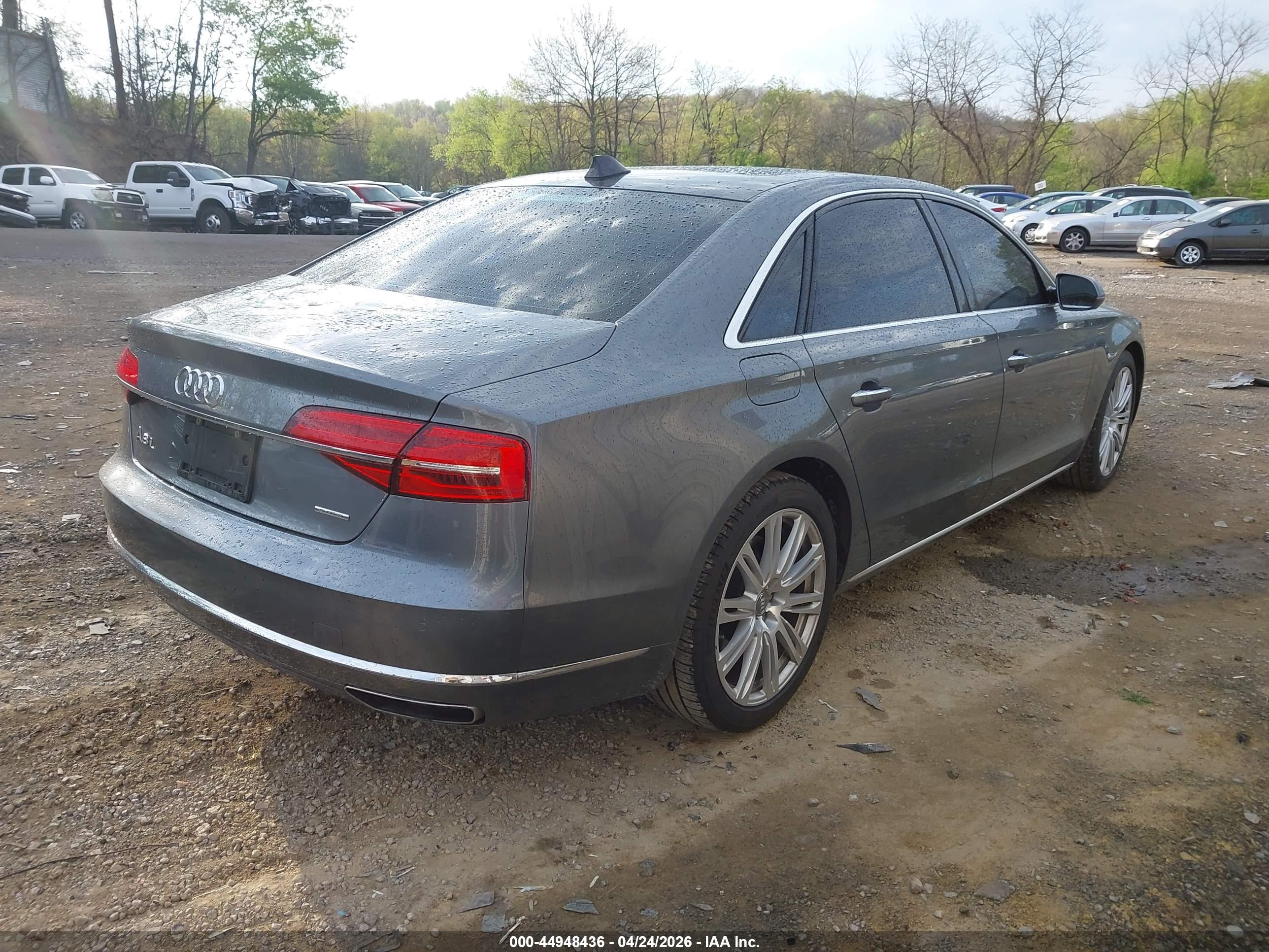 AUDI A8 image 4