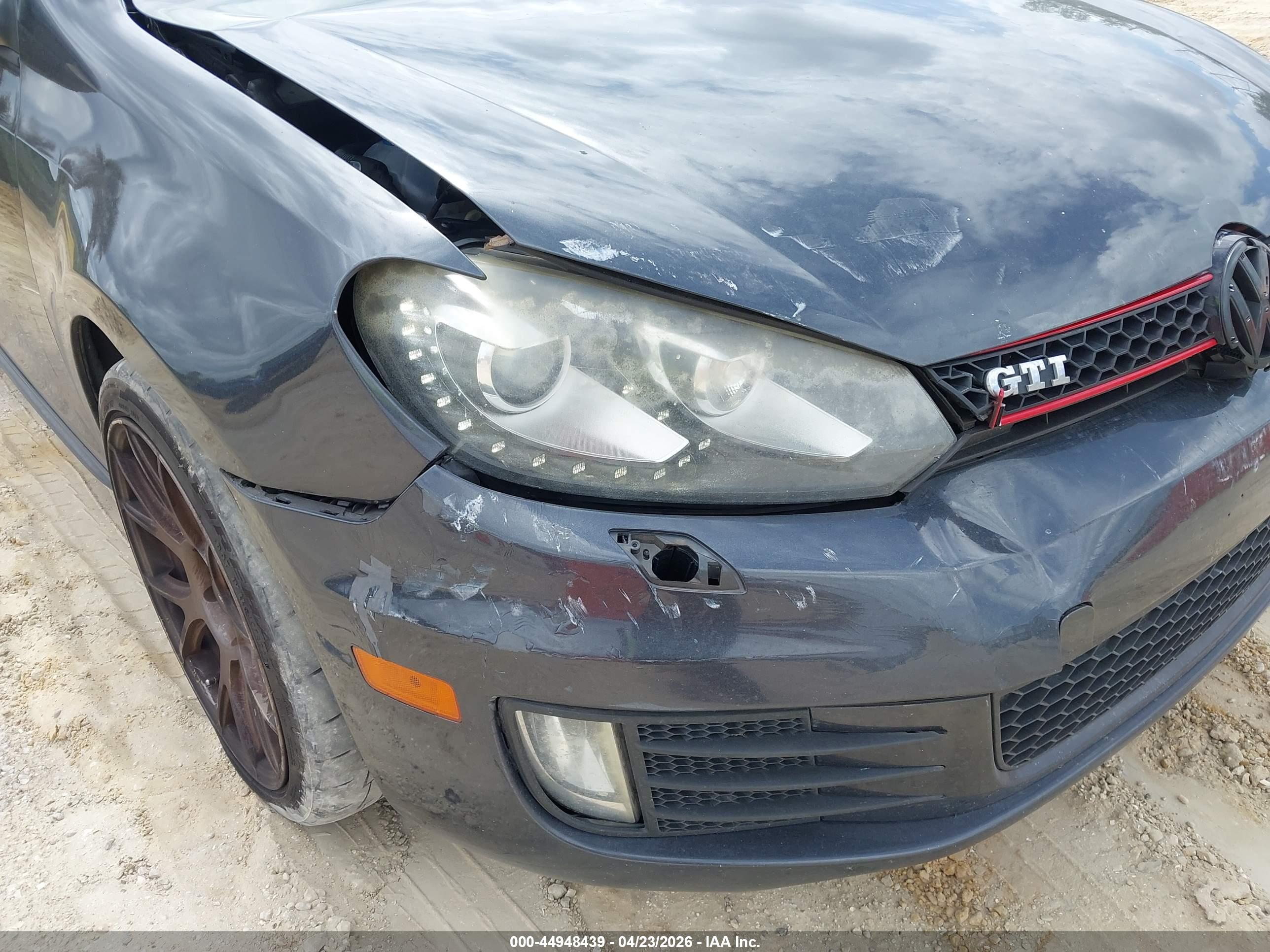 VOLKSWAGEN GTI image 6