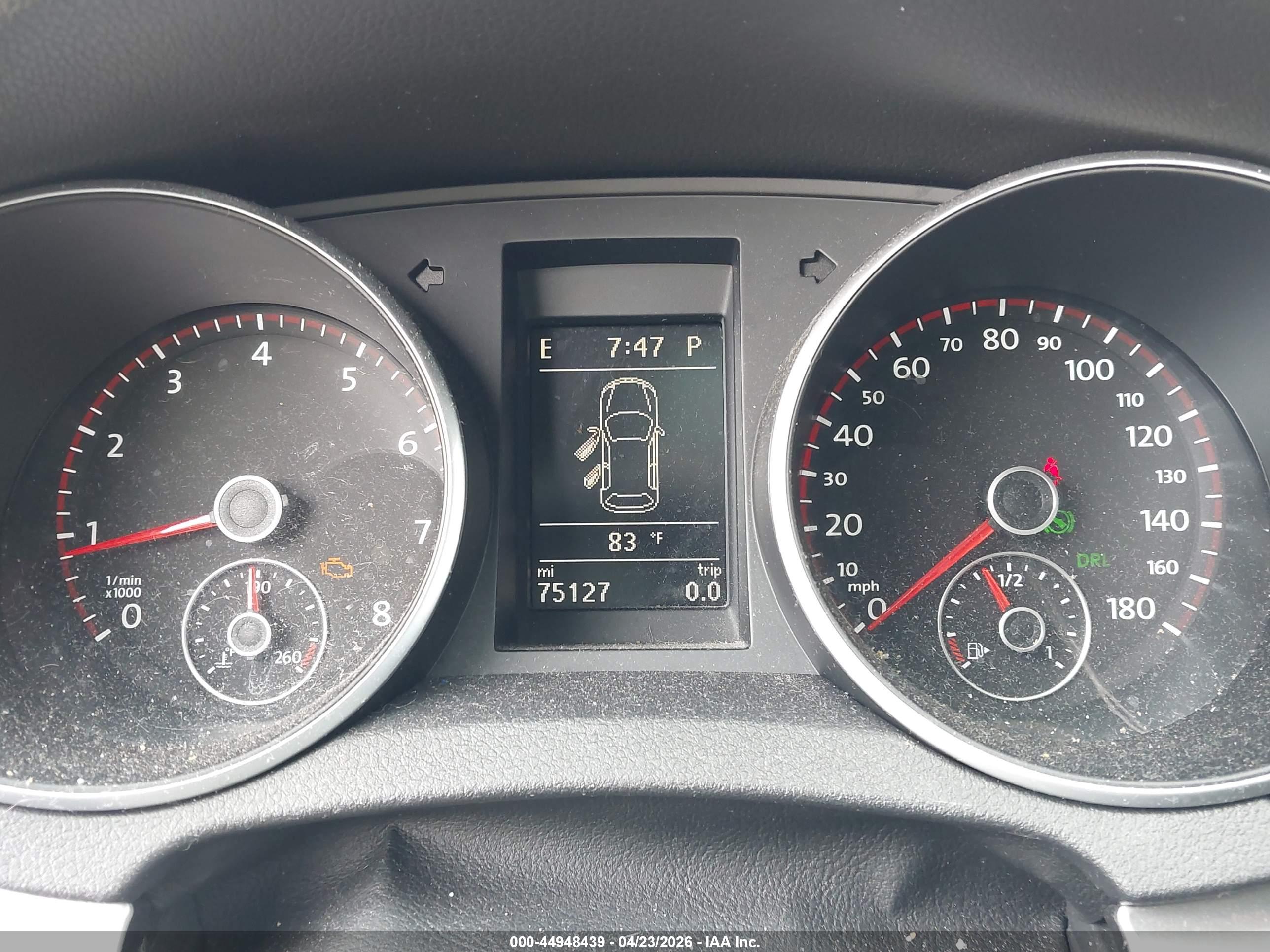 VOLKSWAGEN GTI image 7