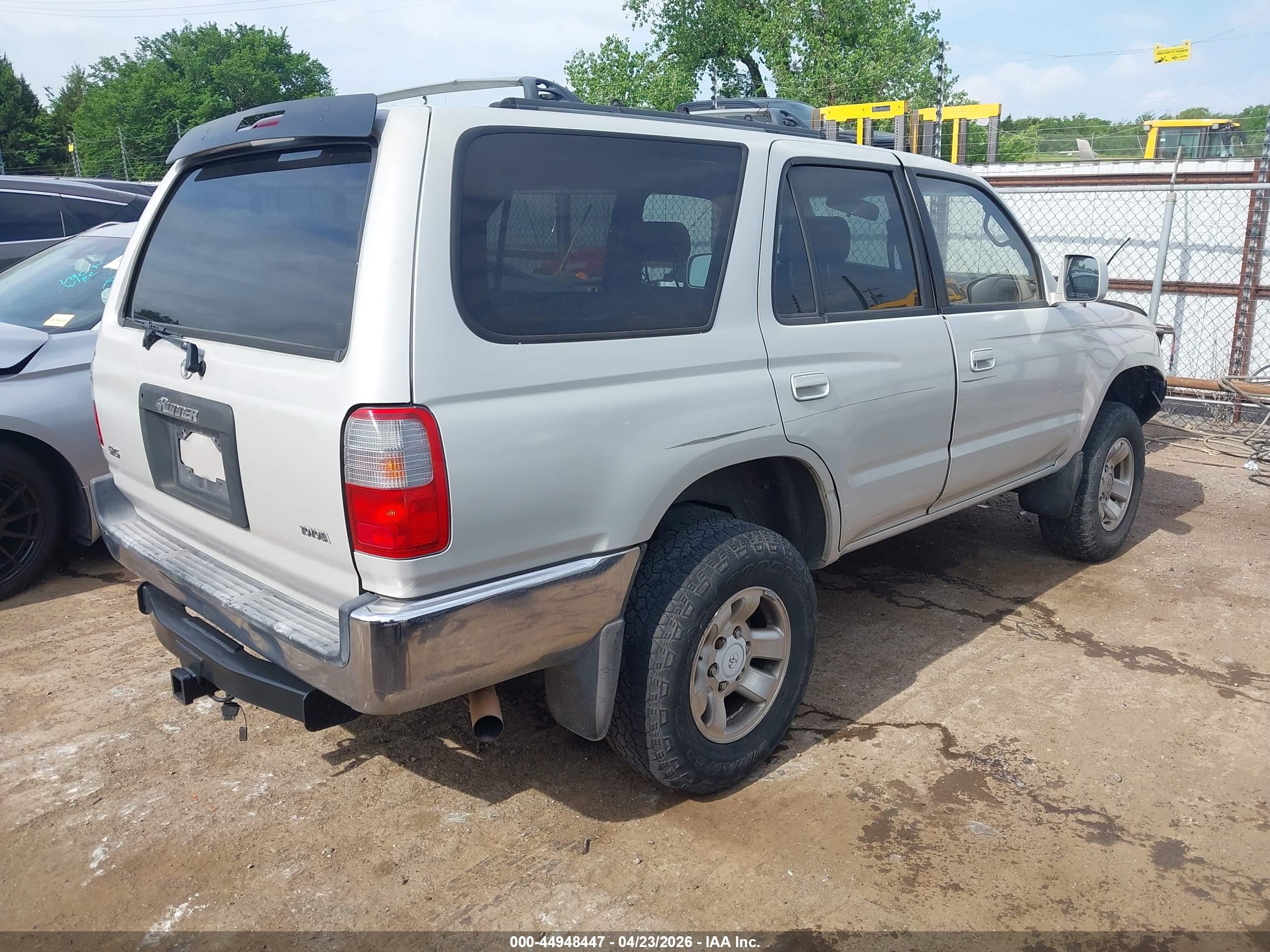 TOYOTA 4RUNNER image 4
