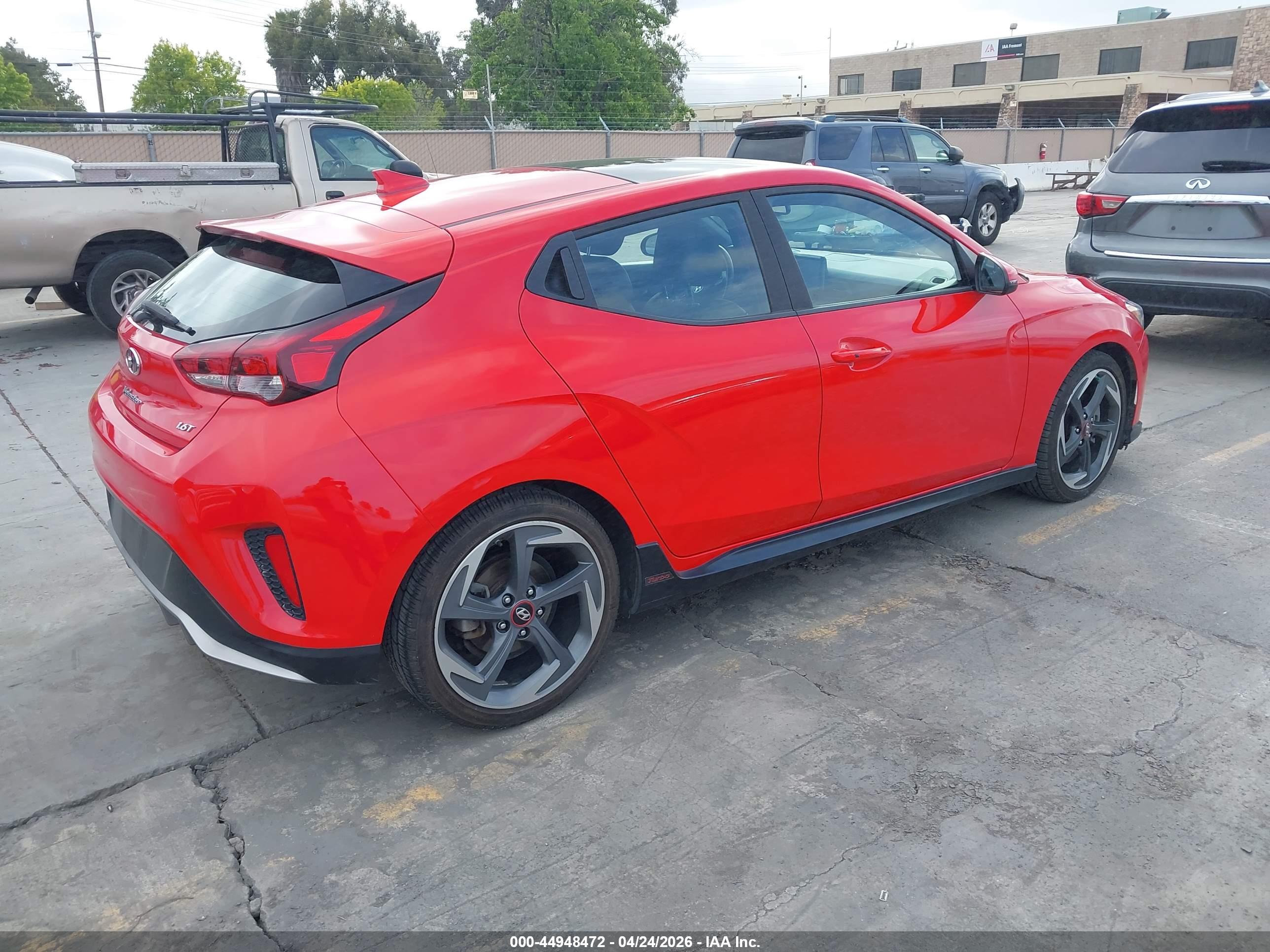 HYUNDAI VELOSTER image 4