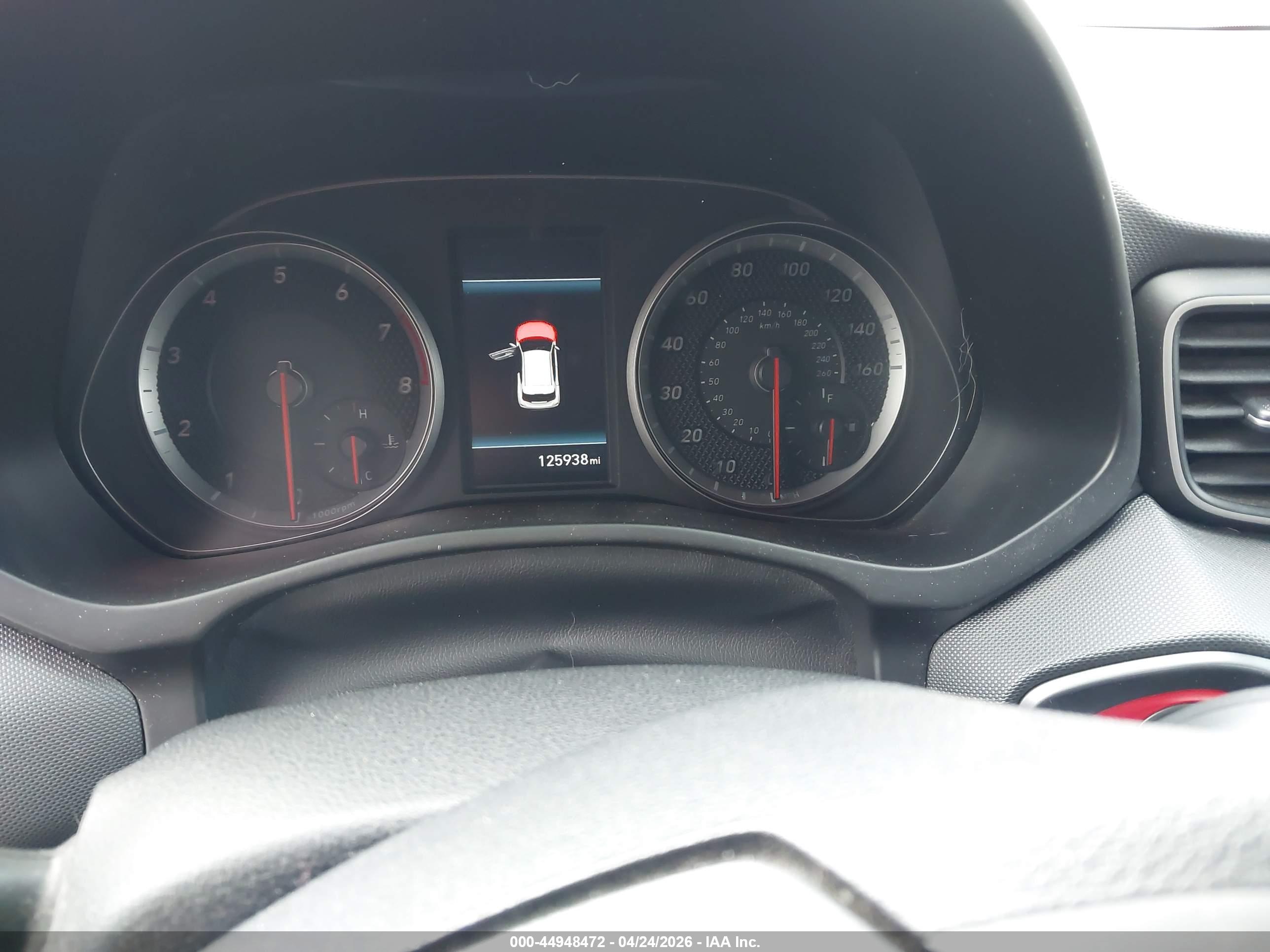 HYUNDAI VELOSTER image 7