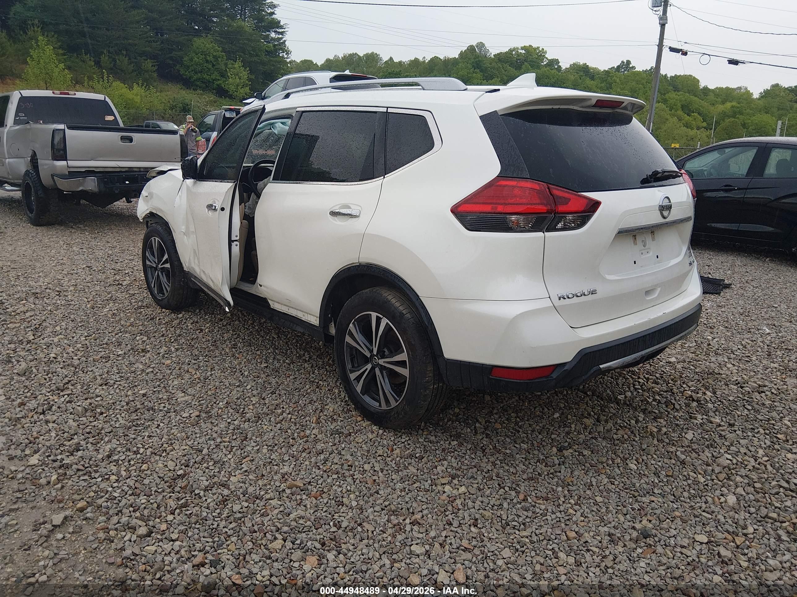 NISSAN ROGUE image 3