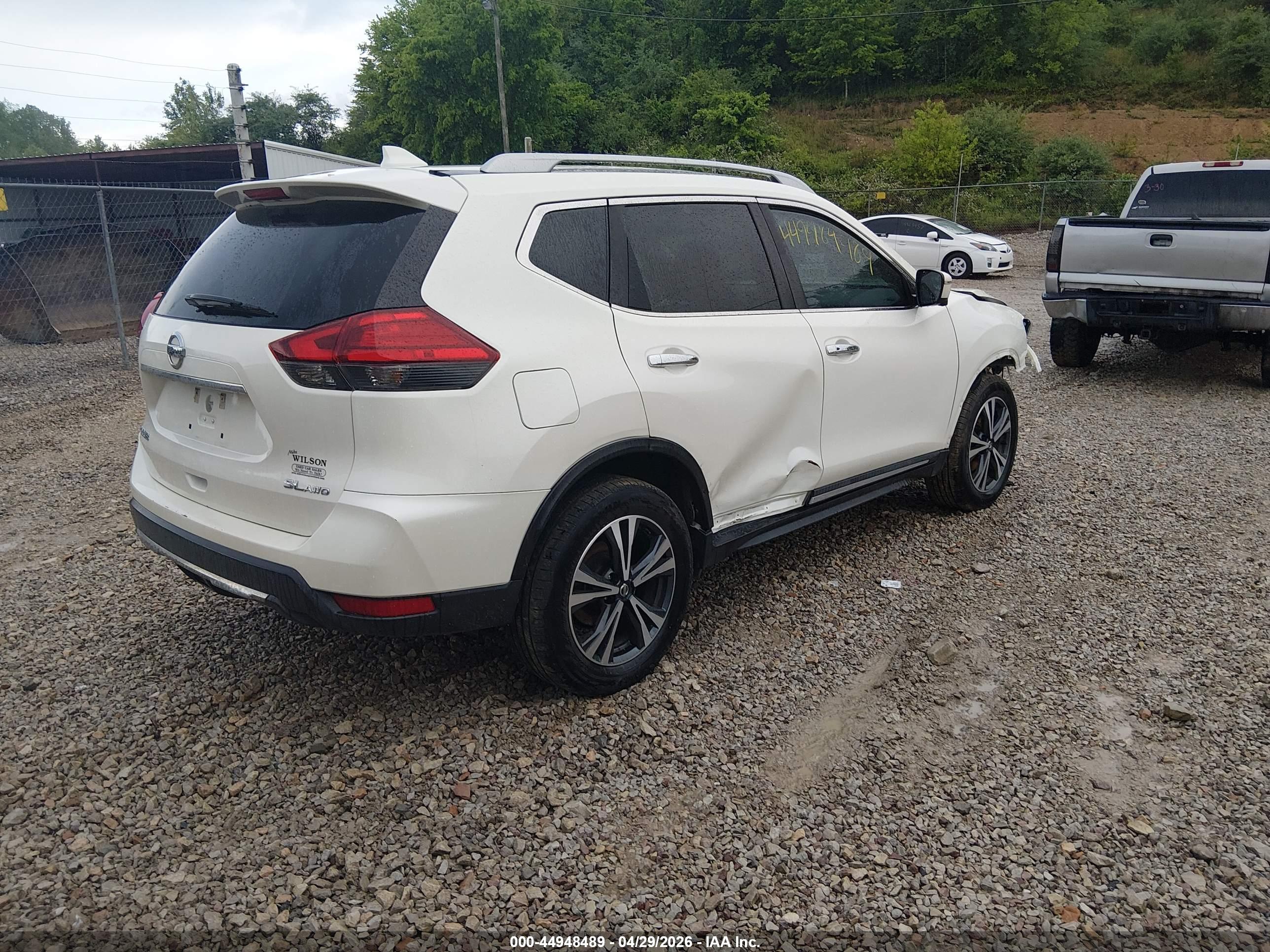 NISSAN ROGUE image 4