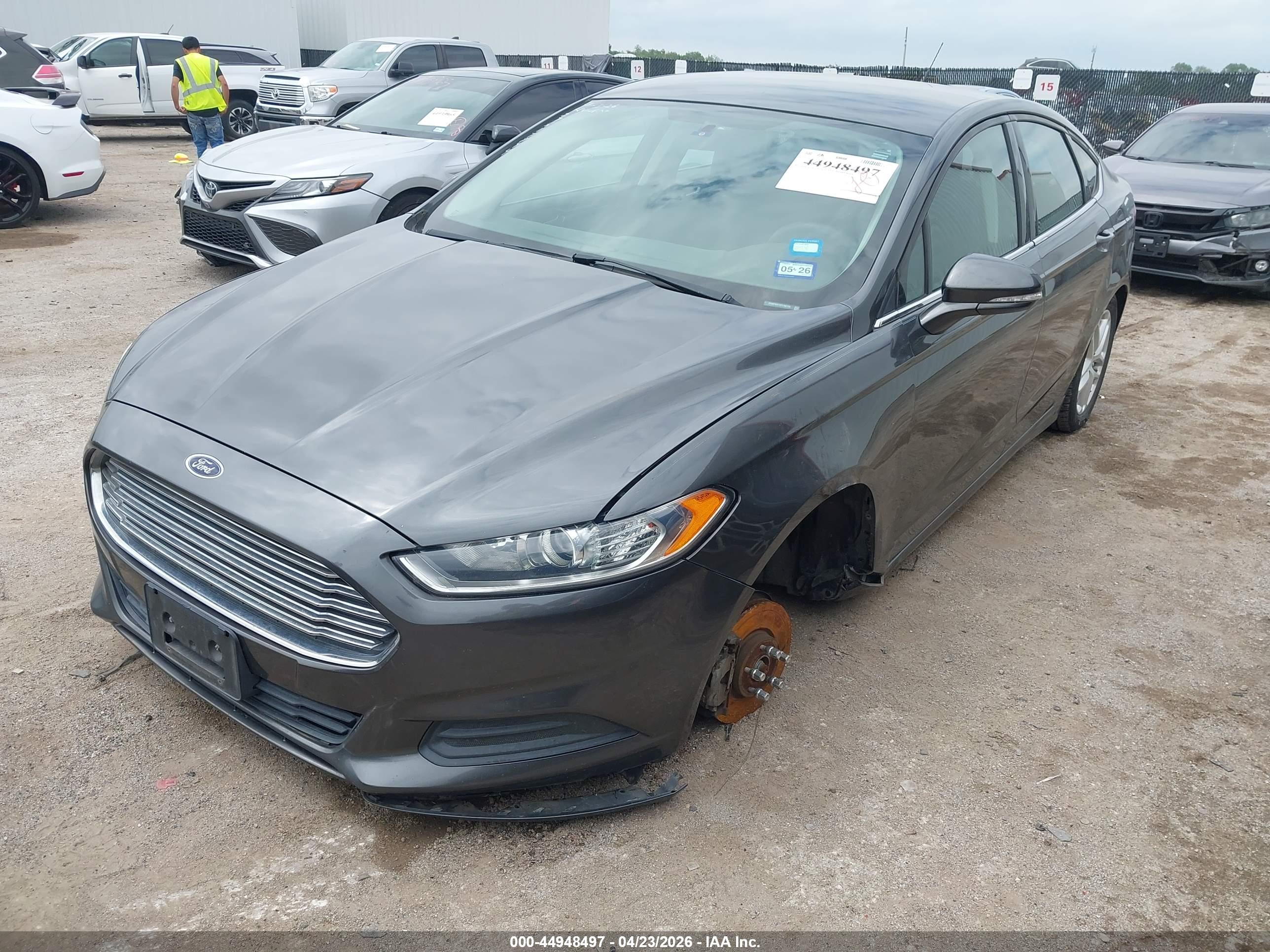 FORD FUSION image 2