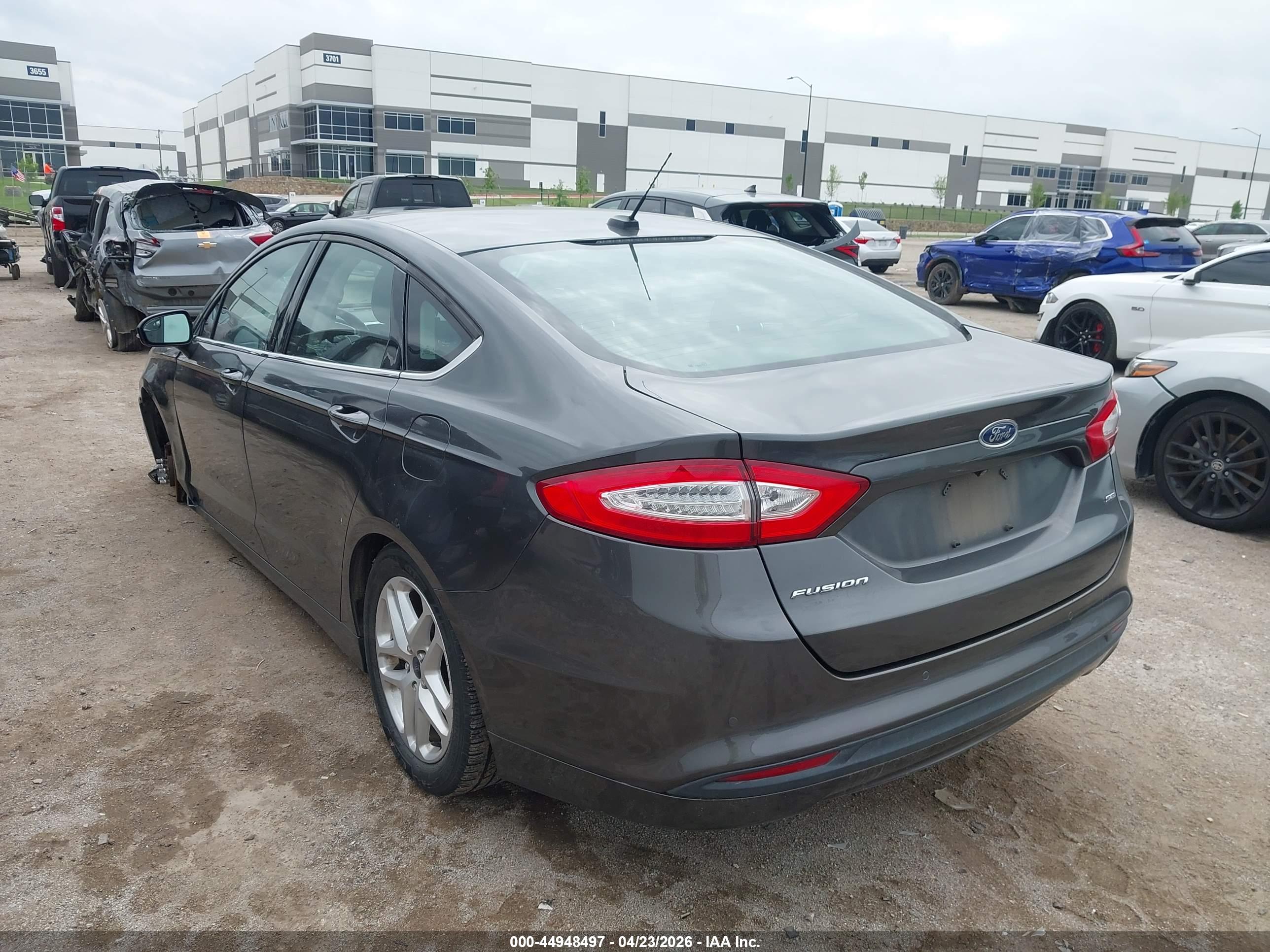 FORD FUSION image 3
