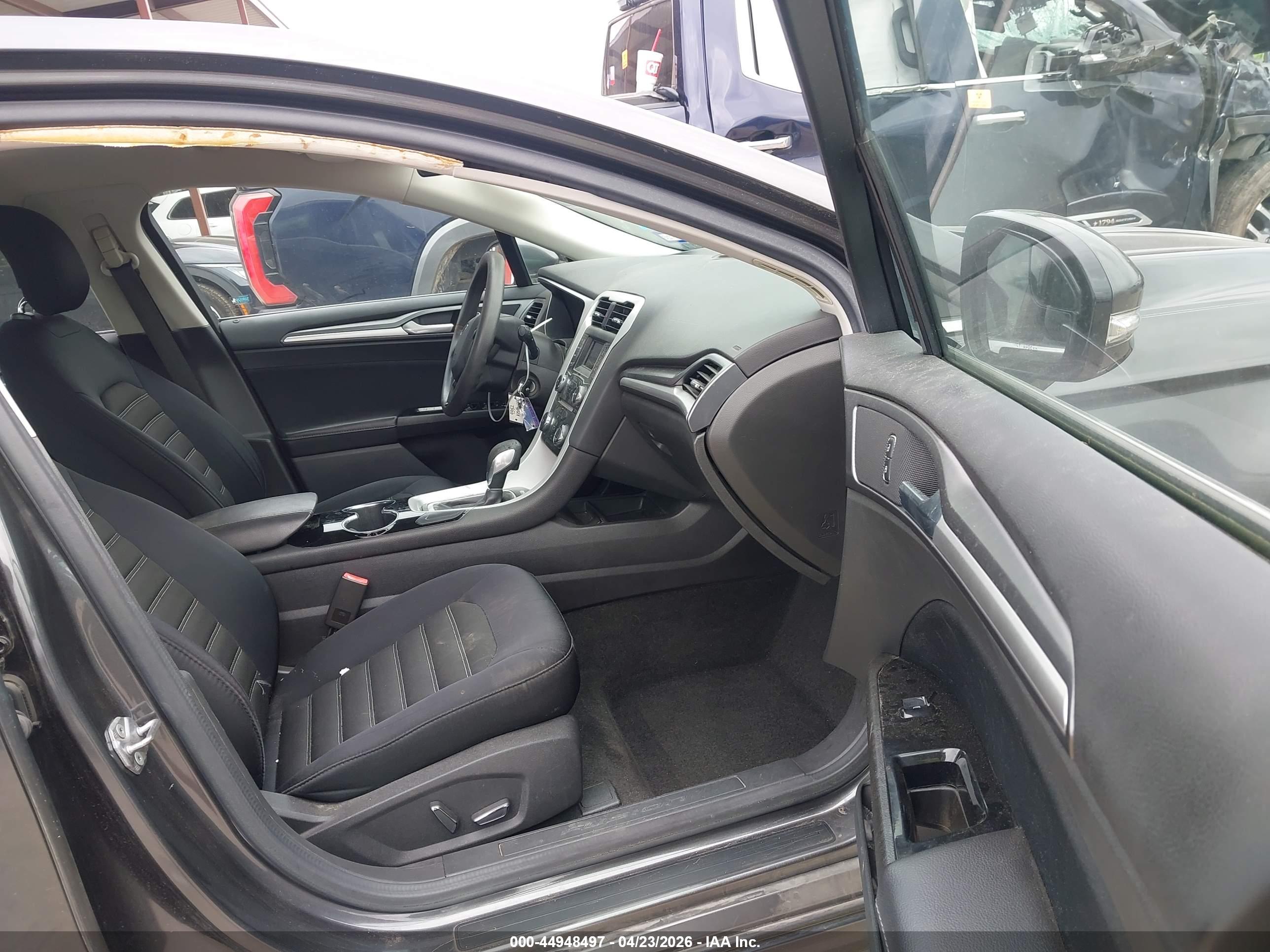 FORD FUSION image 5