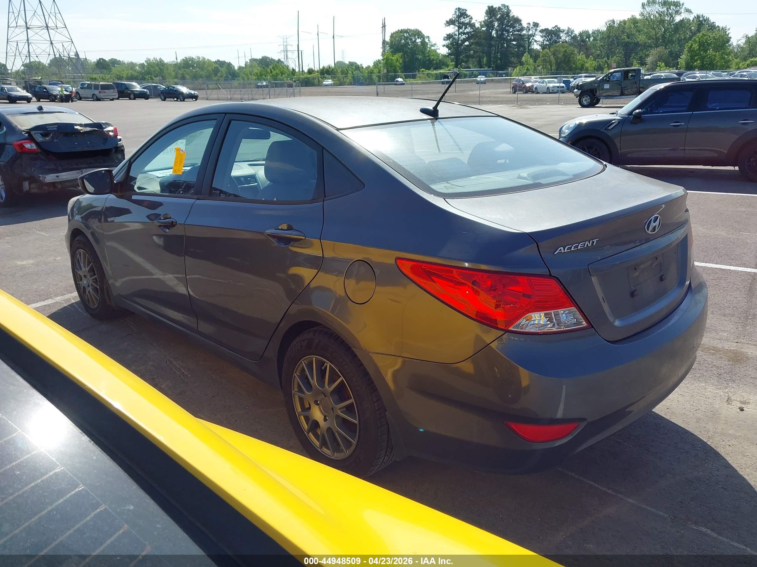 HYUNDAI ACCENT image 3