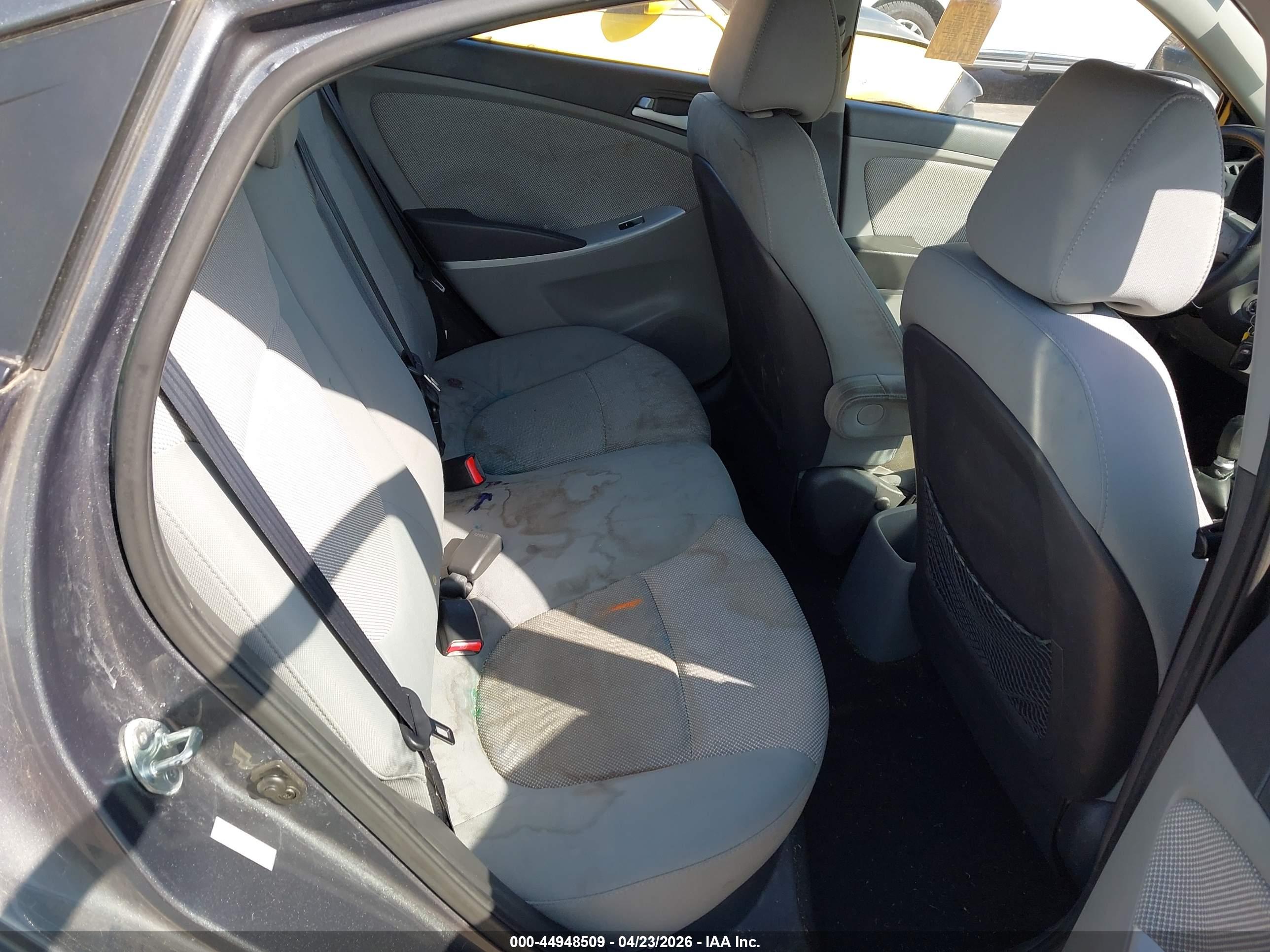 HYUNDAI ACCENT image 8