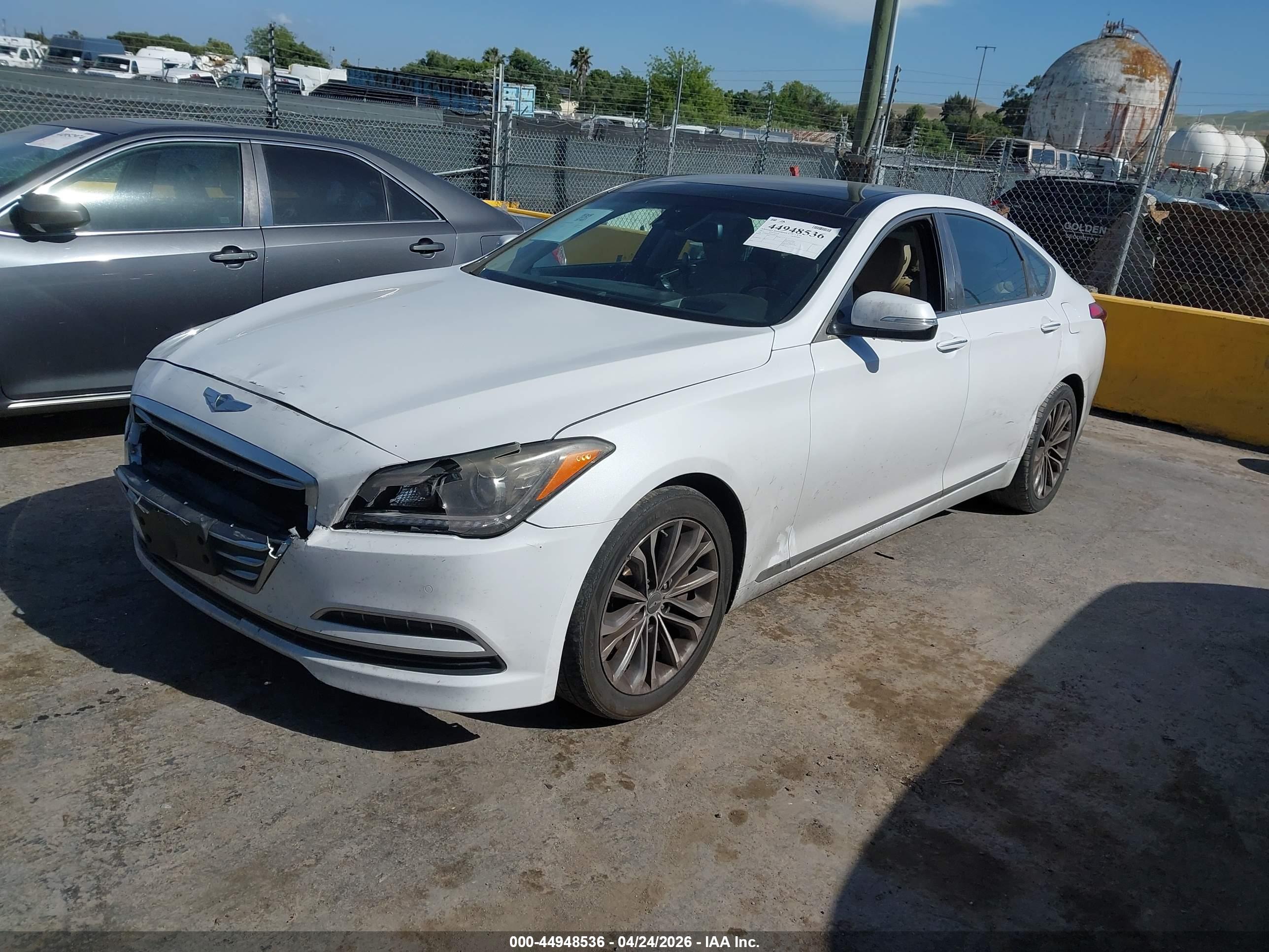 HYUNDAI GENESIS image 2