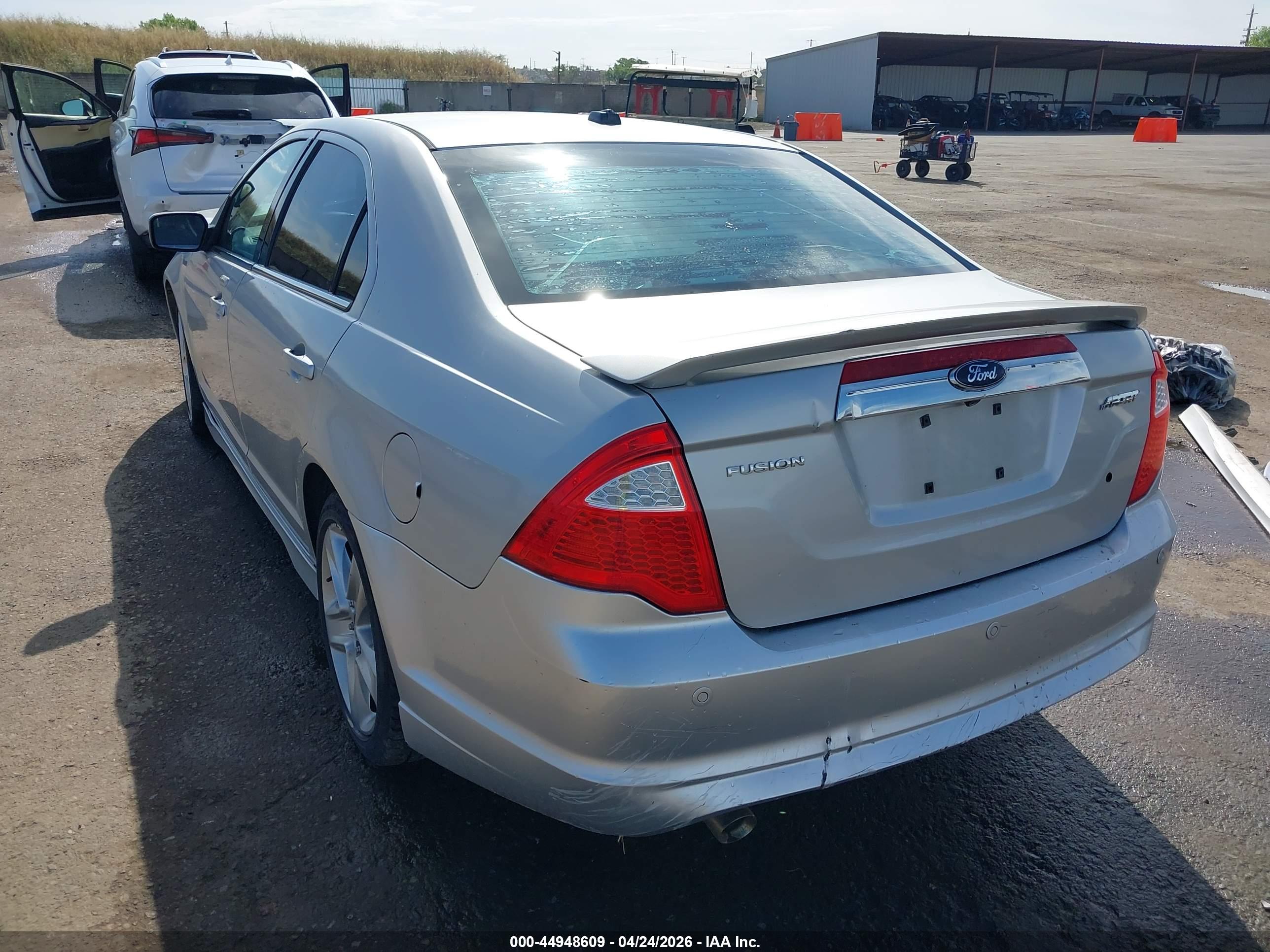 FORD FUSION image 3