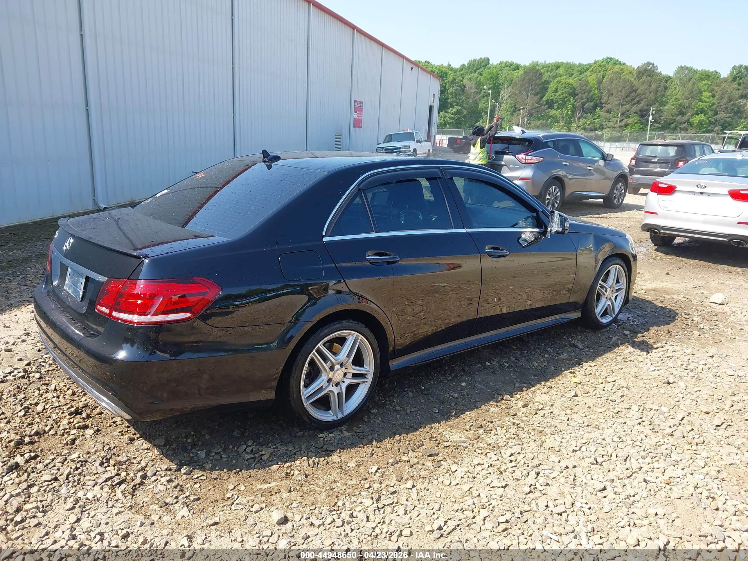 MERCEDES-BENZ E image 4