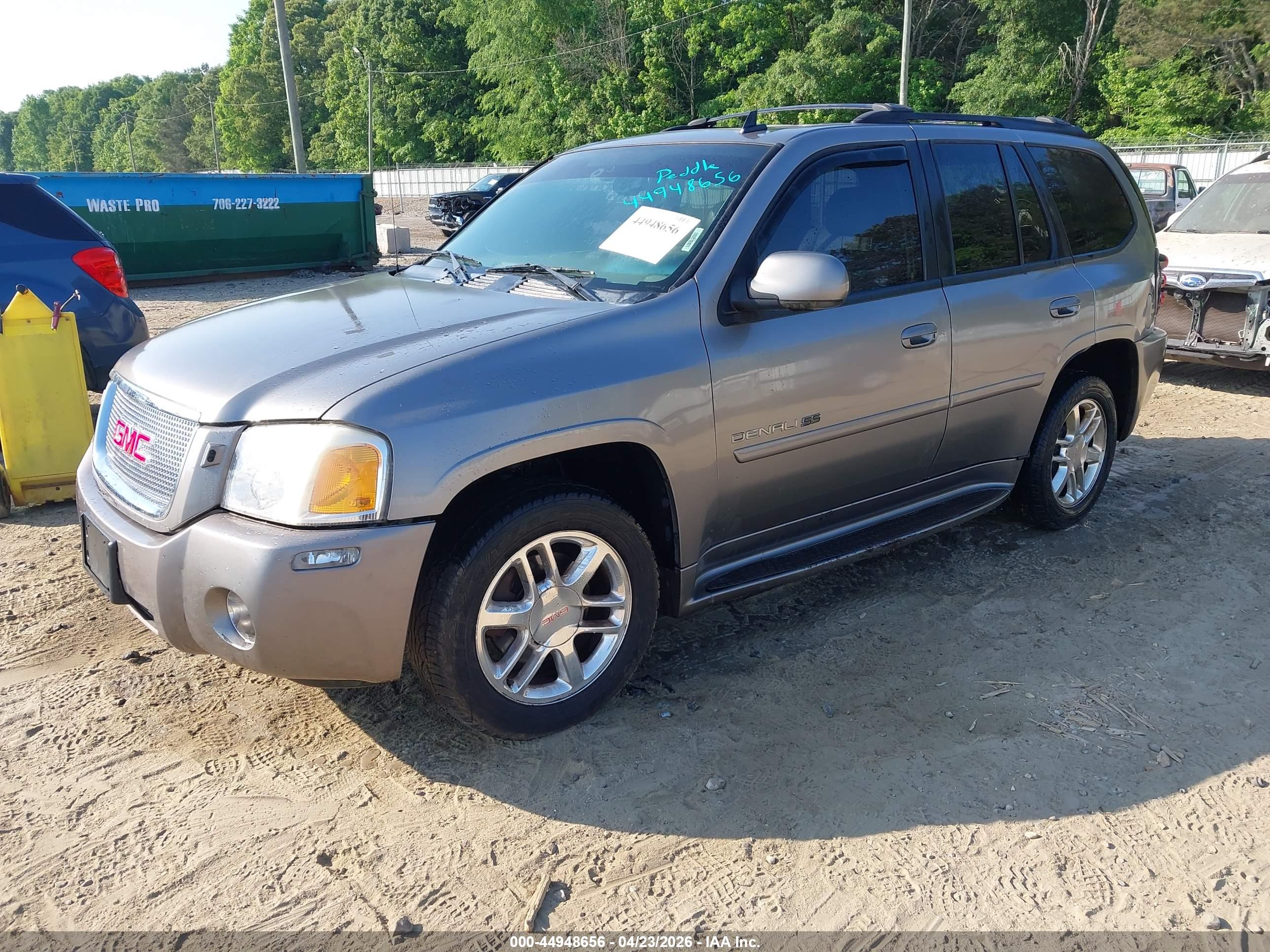 GMC ENVOY image 2