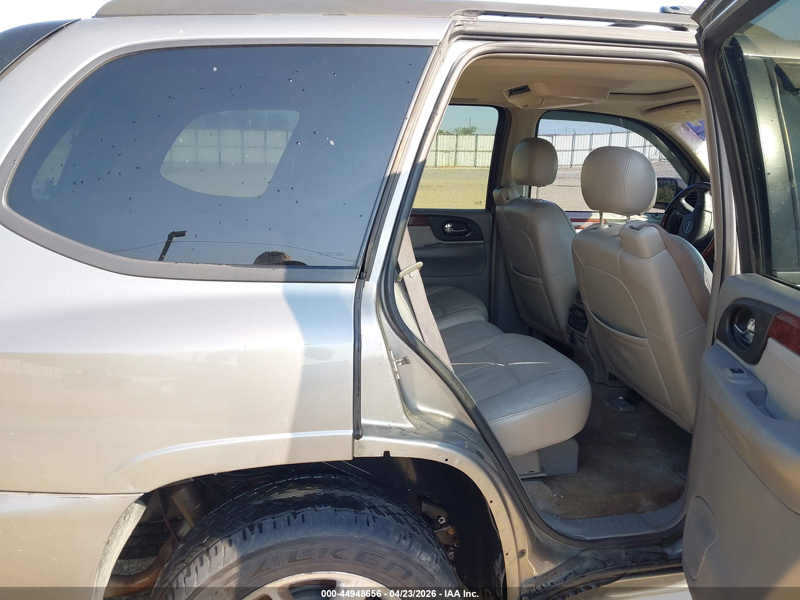 GMC ENVOY image 8