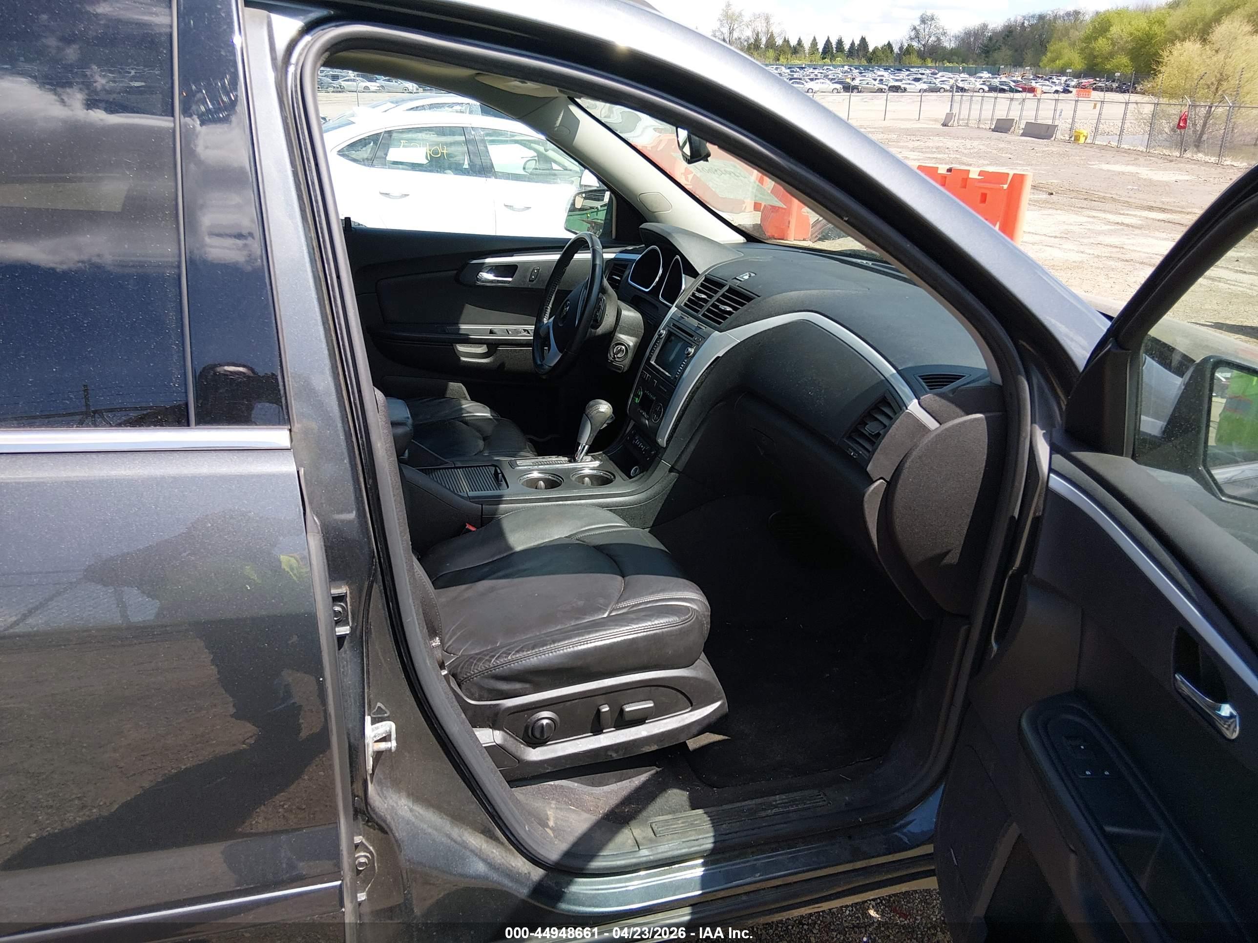 CHEVROLET TRAVERSE image 5