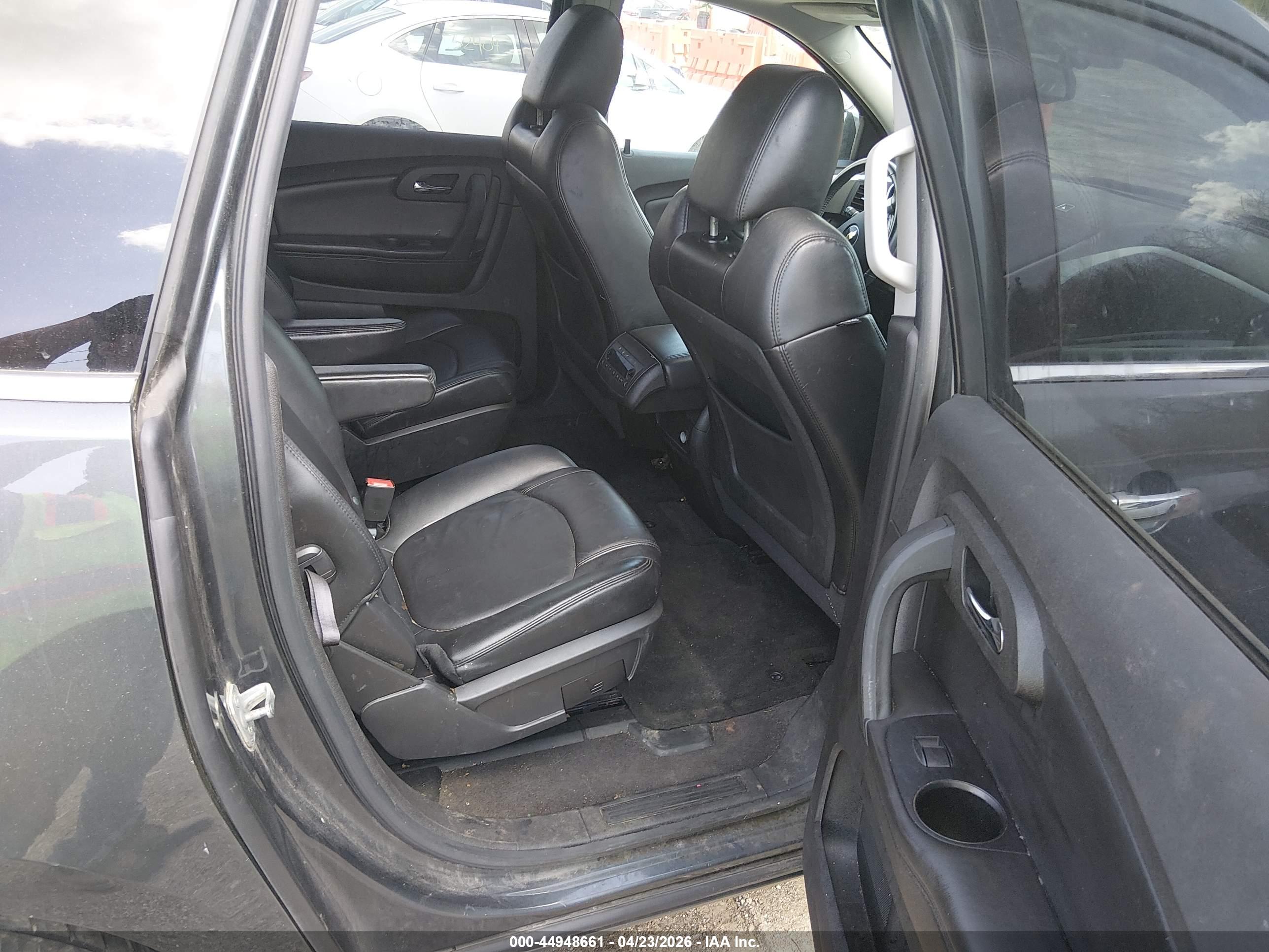 CHEVROLET TRAVERSE image 8