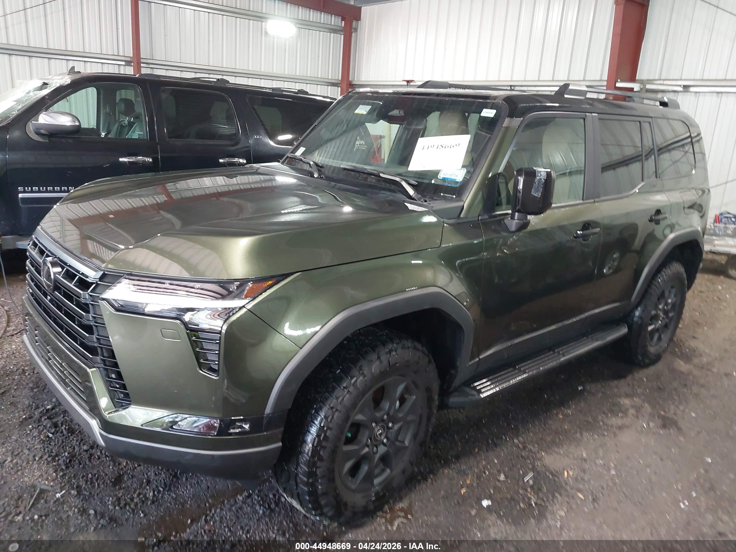 LEXUS GX image 2