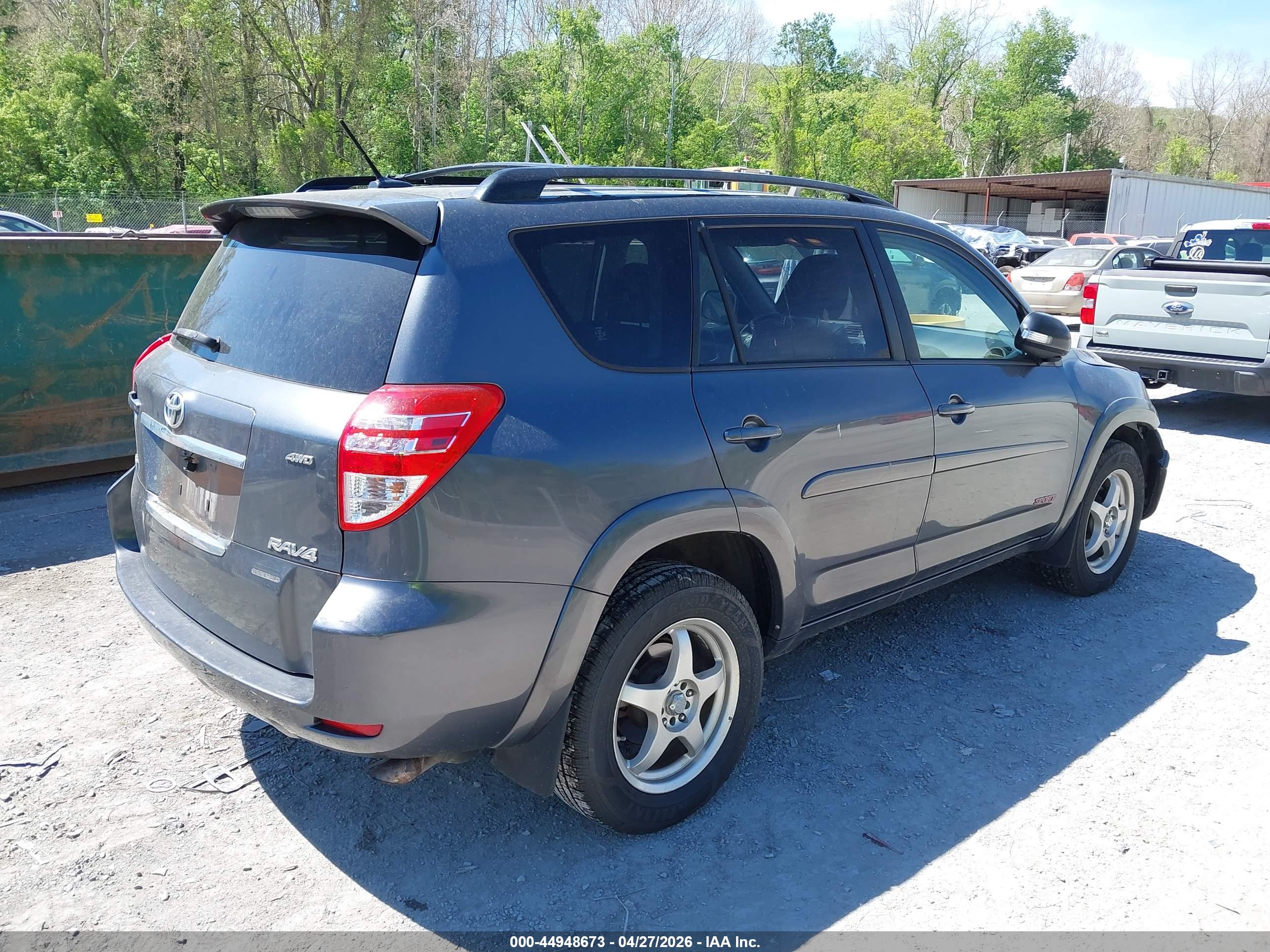 TOYOTA RAV4 image 4