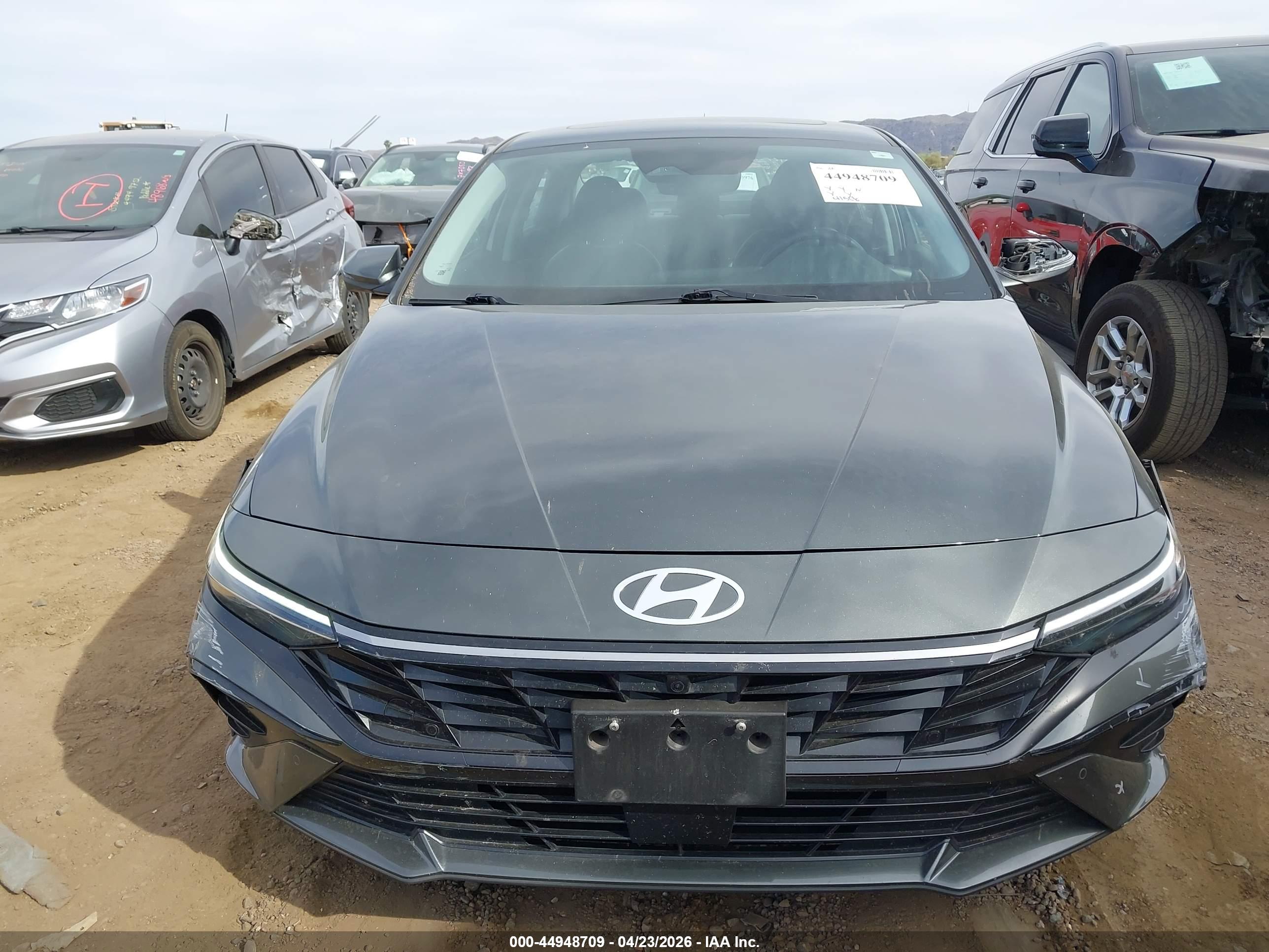 HYUNDAI ELANTRA image 6