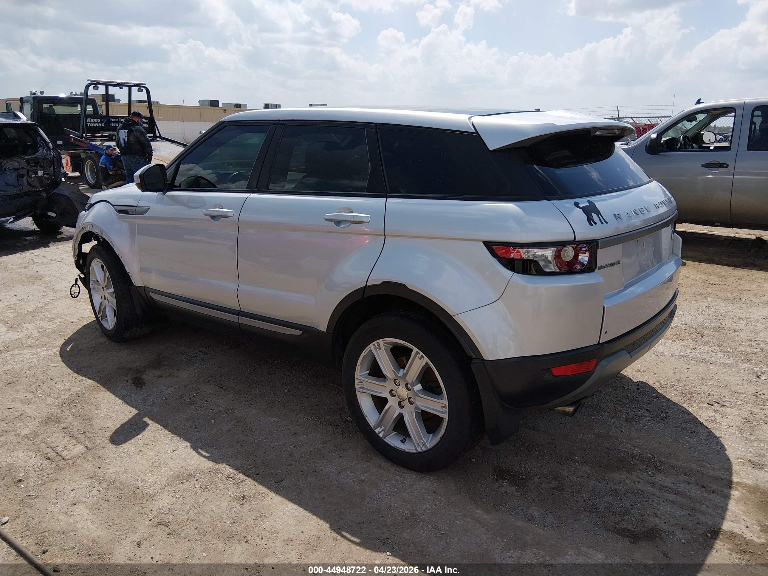 LAND ROVER image 3