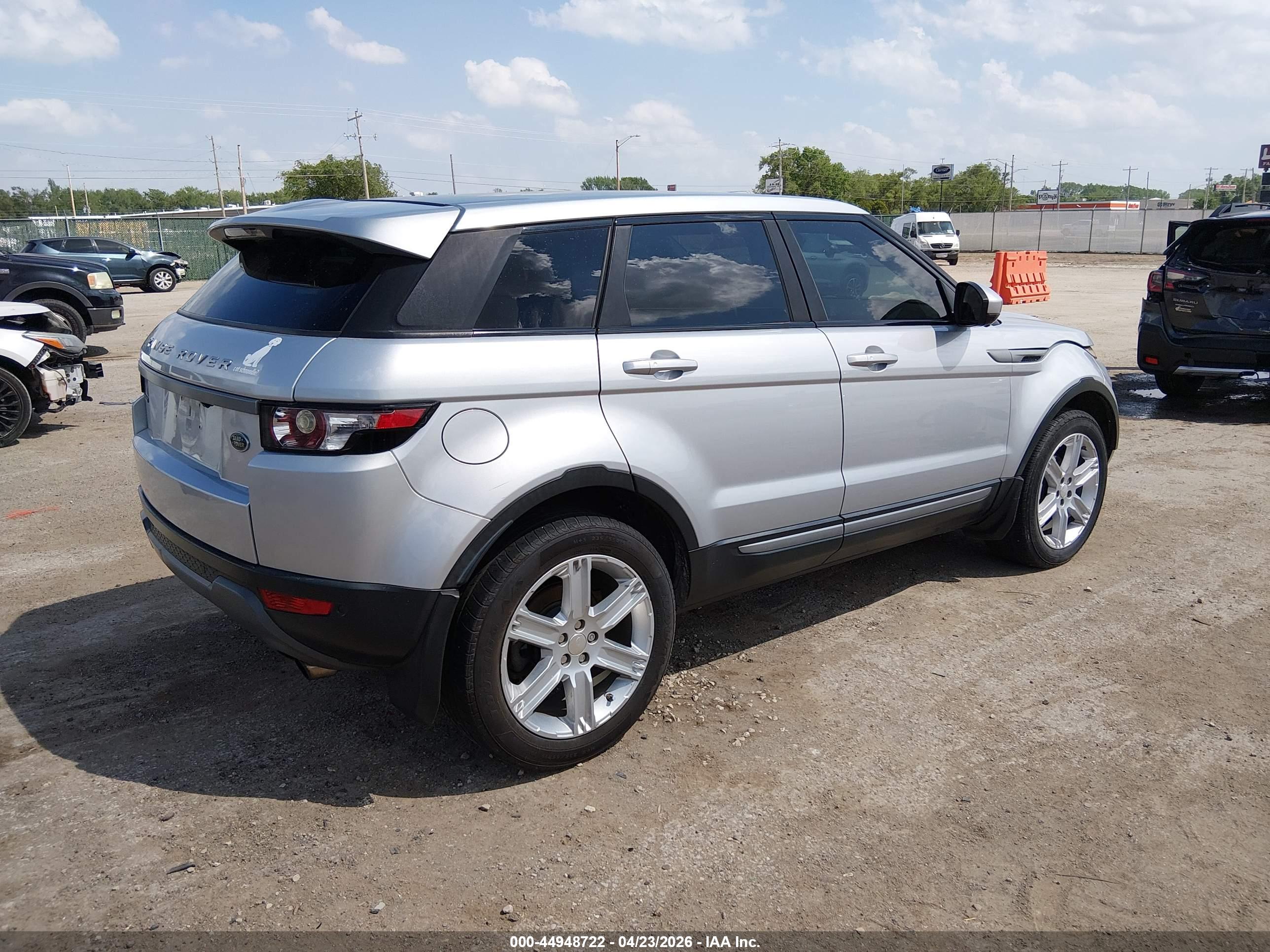 LAND ROVER image 4
