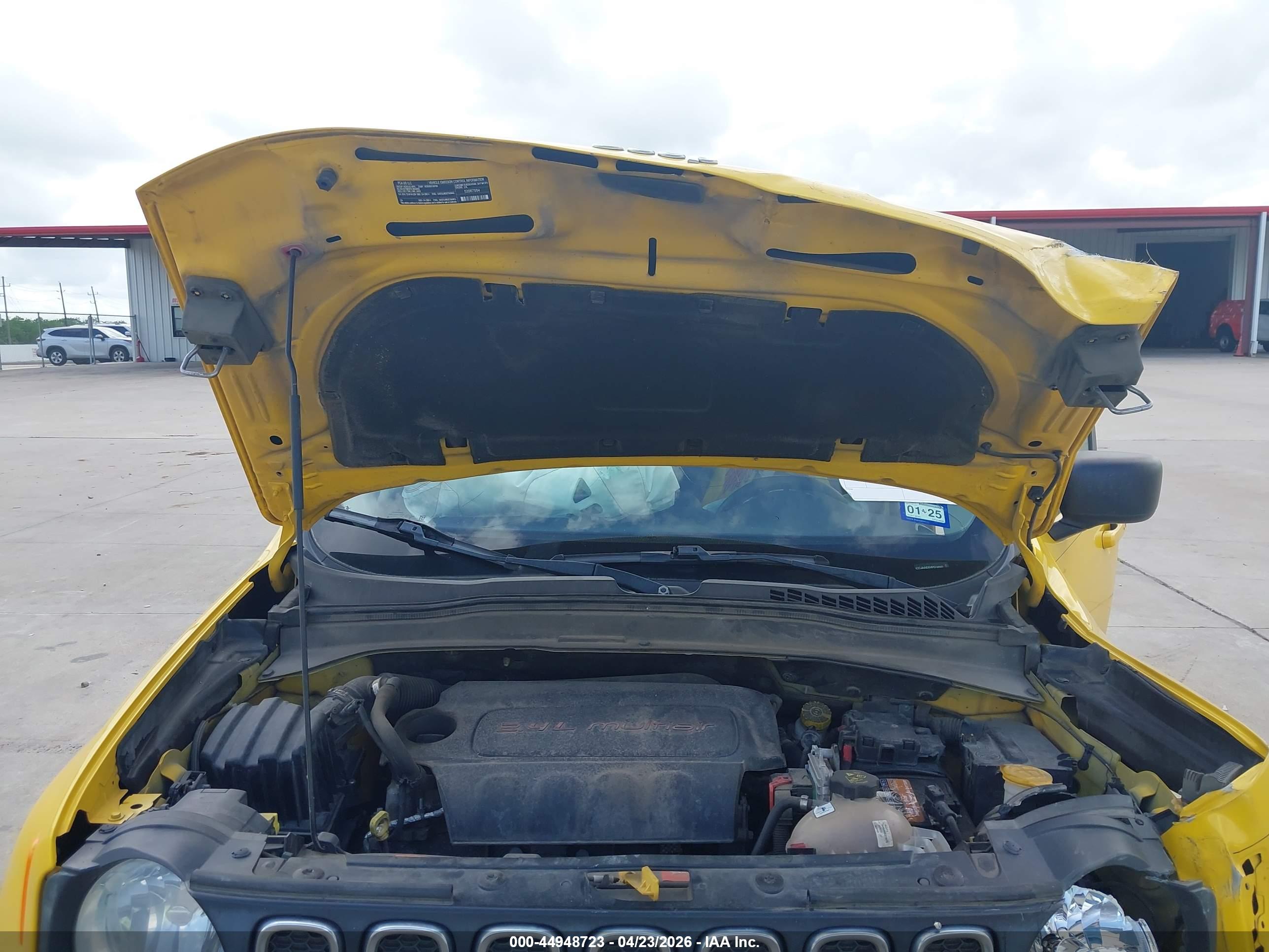 JEEP RENEGADE image 10