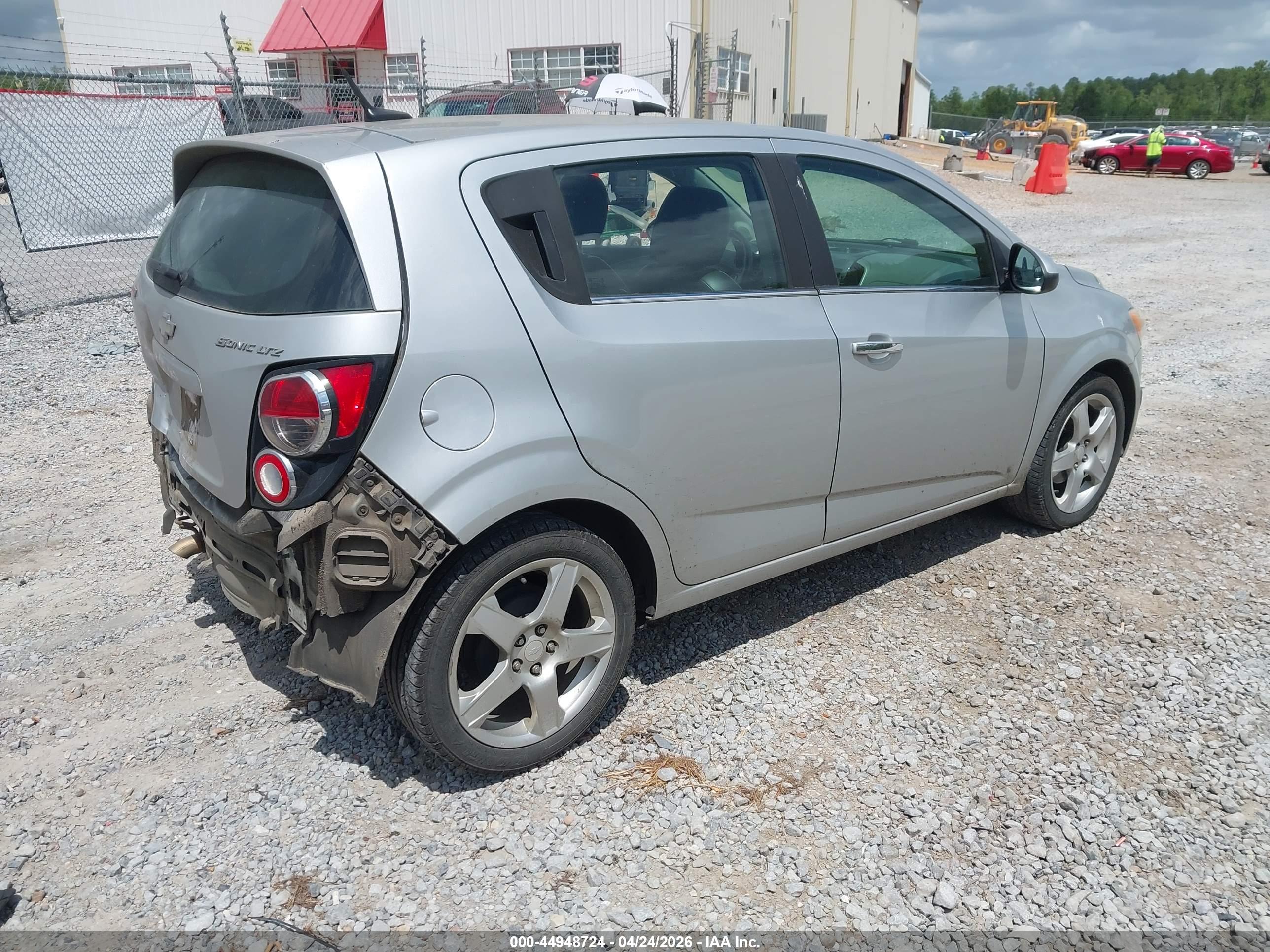 CHEVROLET SONIC image 4