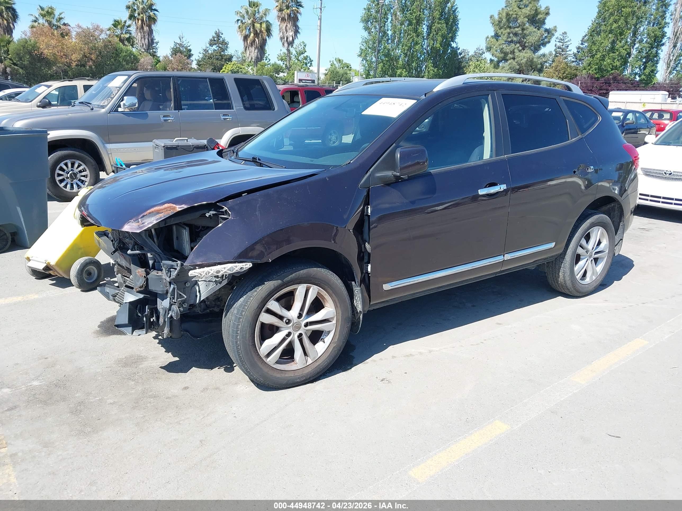 NISSAN ROGUE image 2