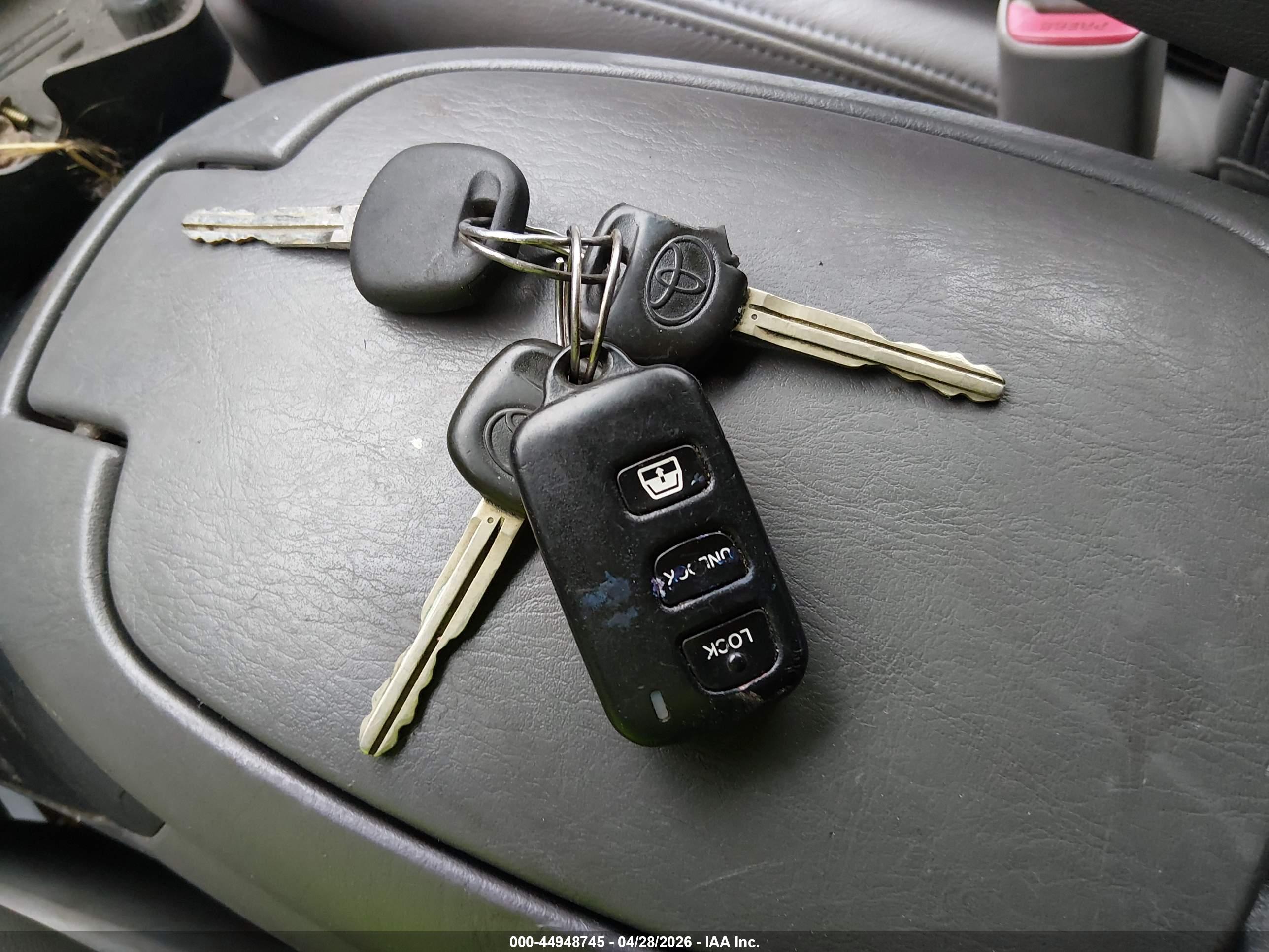 TOYOTA SEQUOIA image 11