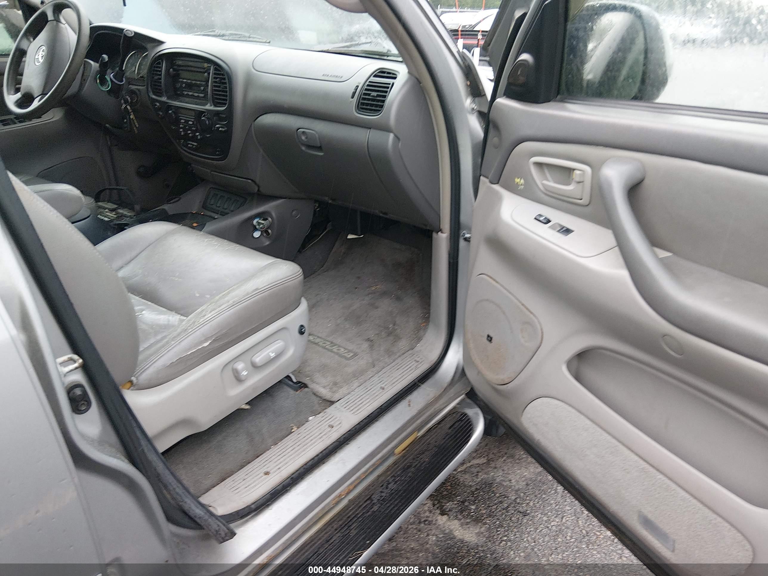 TOYOTA SEQUOIA image 5
