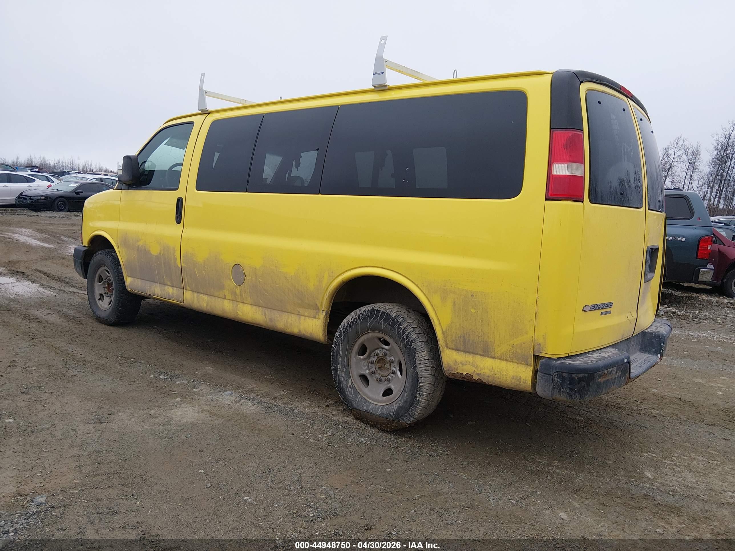 CHEVROLET EXPRESS image 3