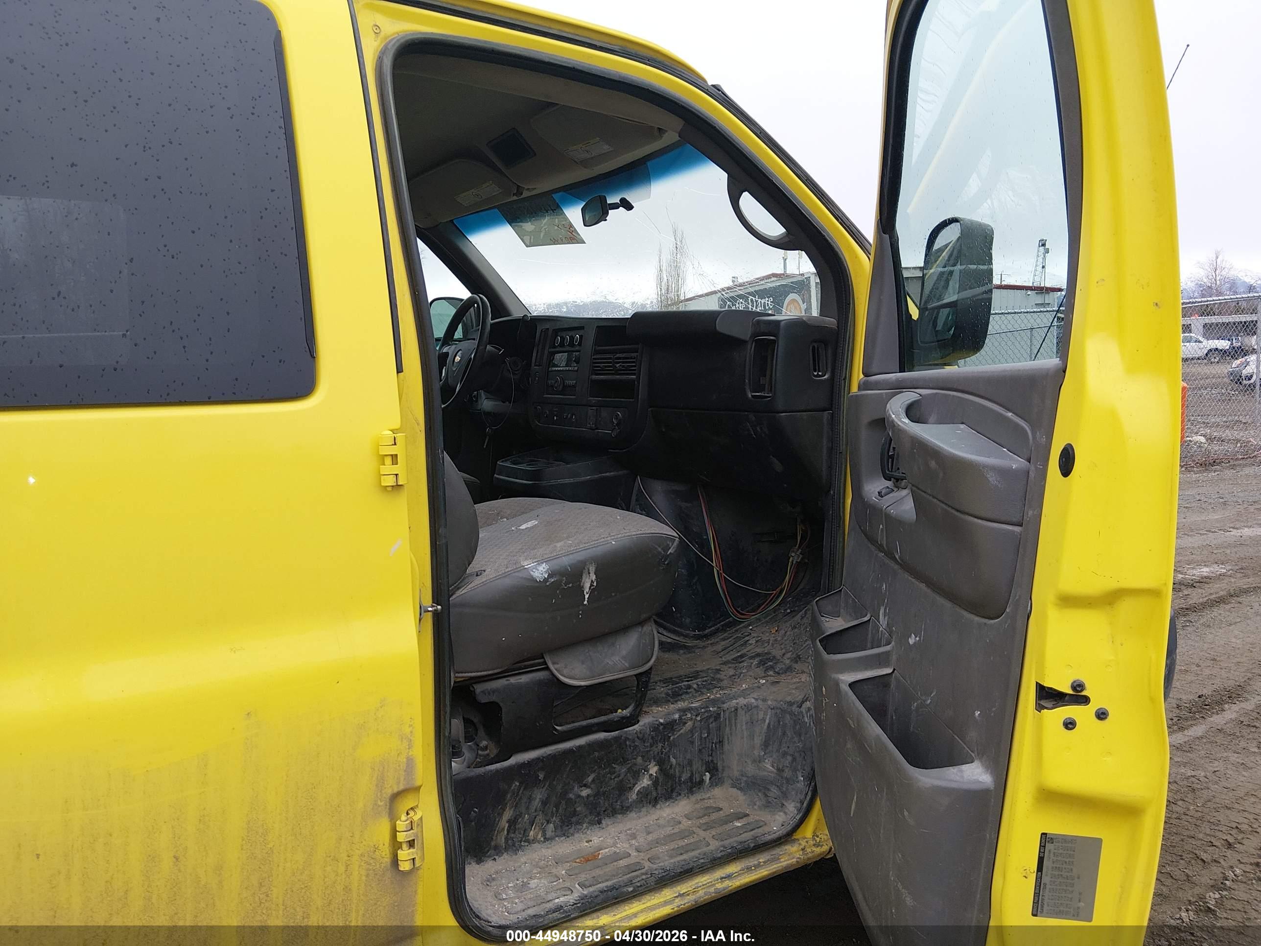 CHEVROLET EXPRESS image 5