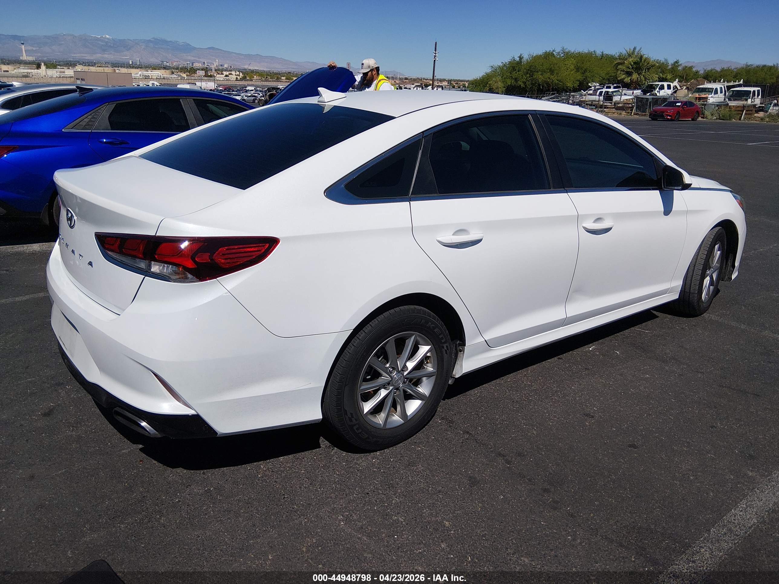HYUNDAI SONATA image 4