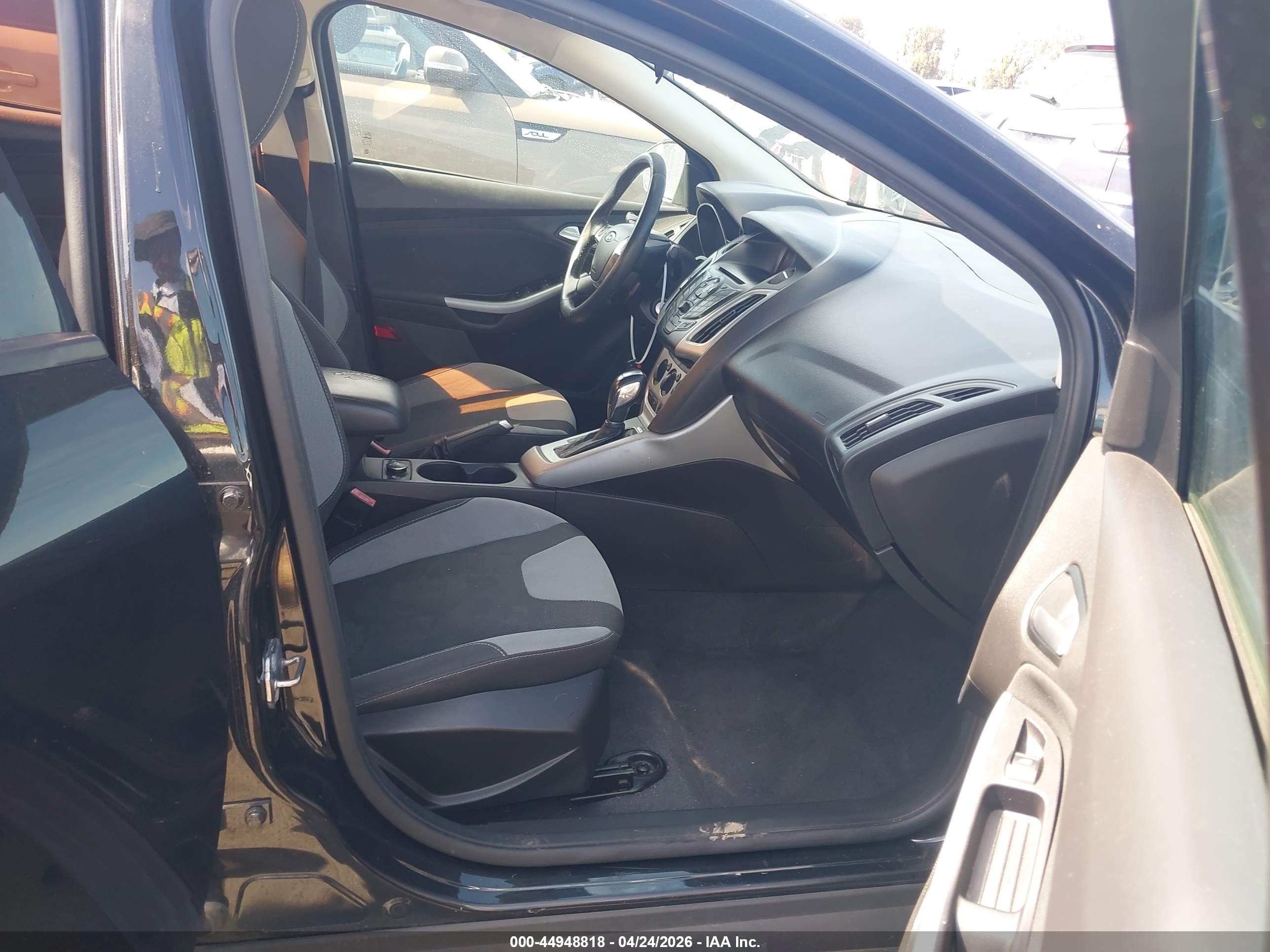 FORD FOCUS image 5
